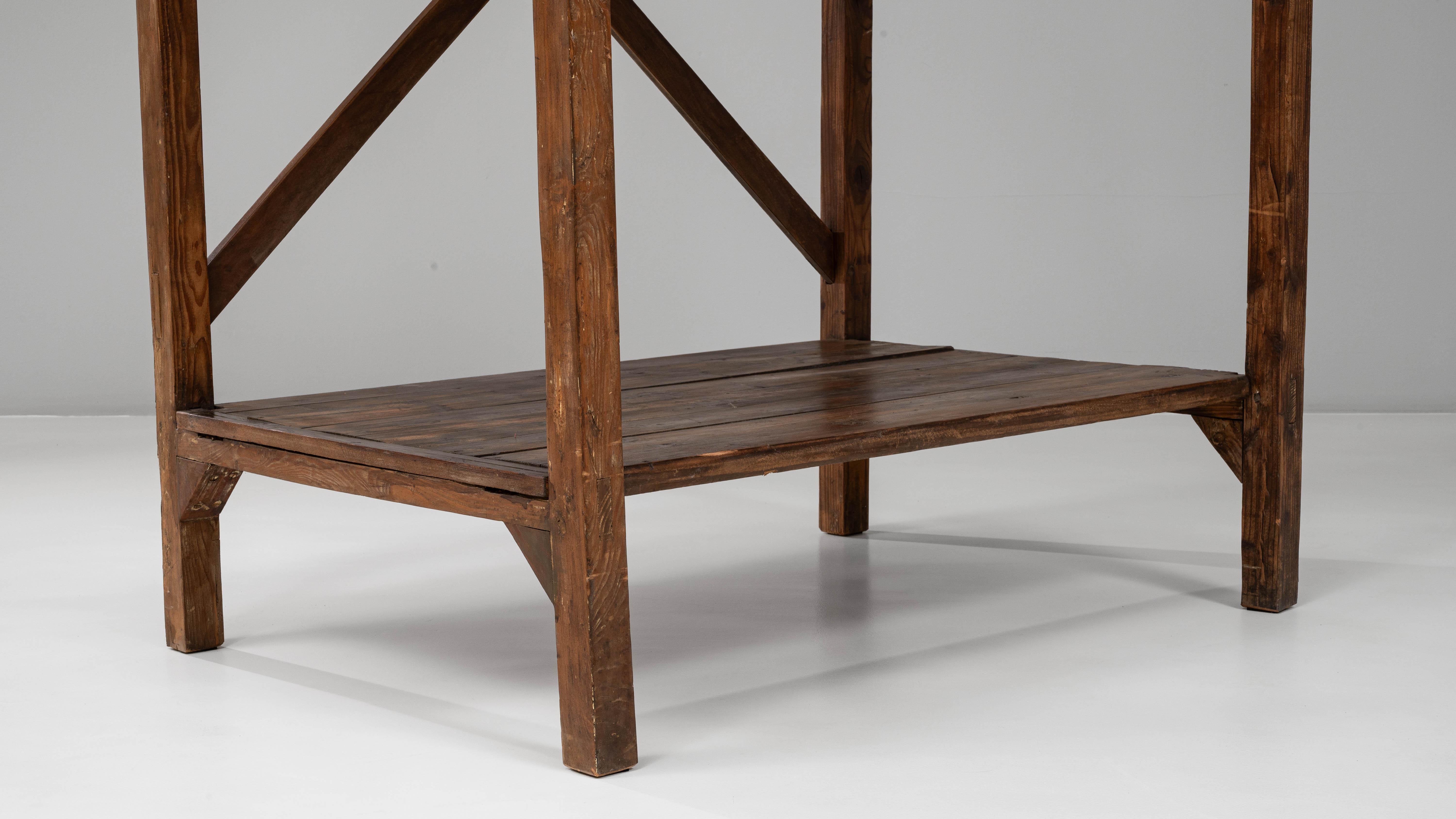 Scaffale francese anni '20 con cornice a X in legno in vendita 2