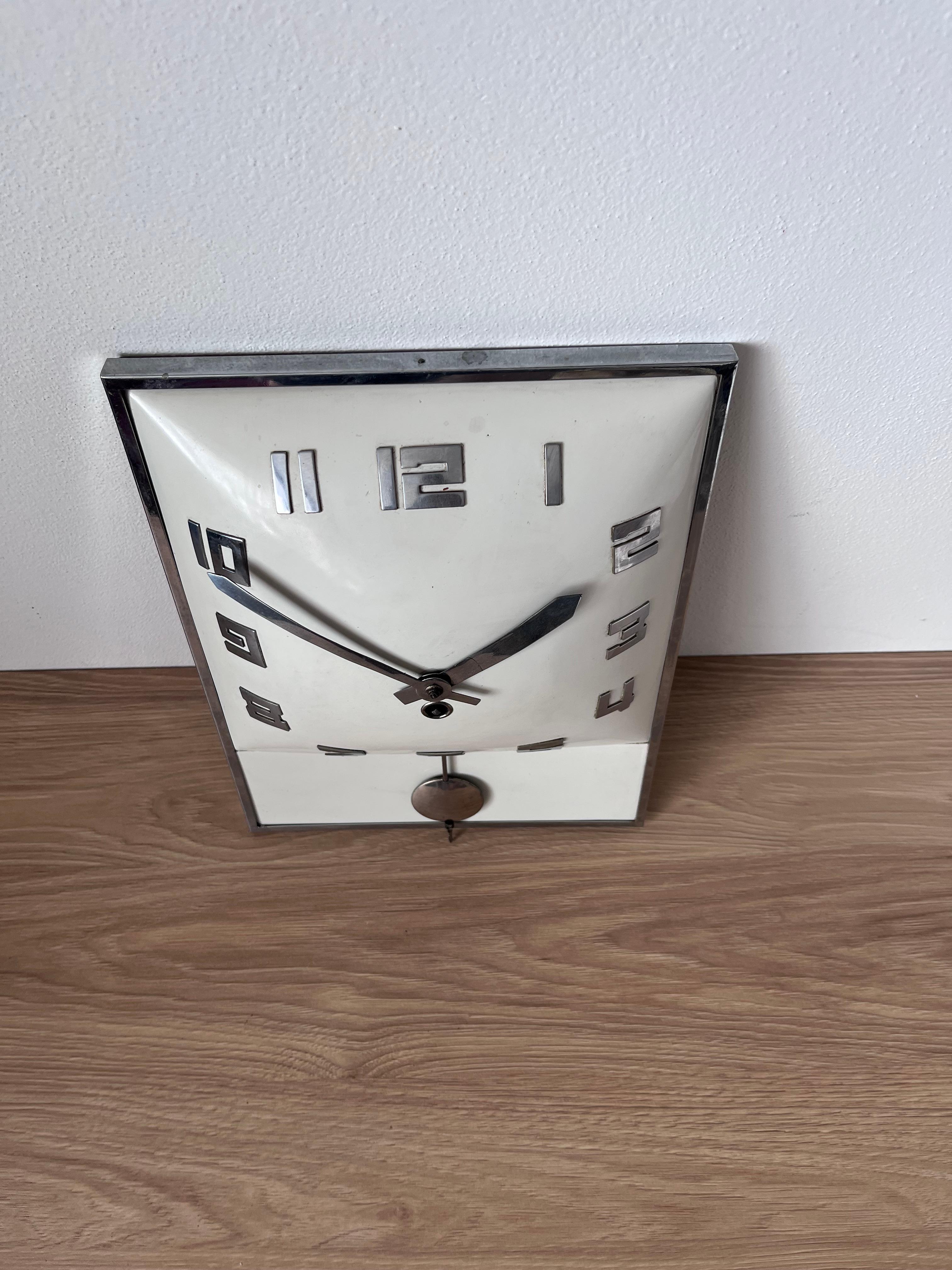1920s Functionalist wall clock RARE, Czechoslovakia In Good Condition In Praha, CZ