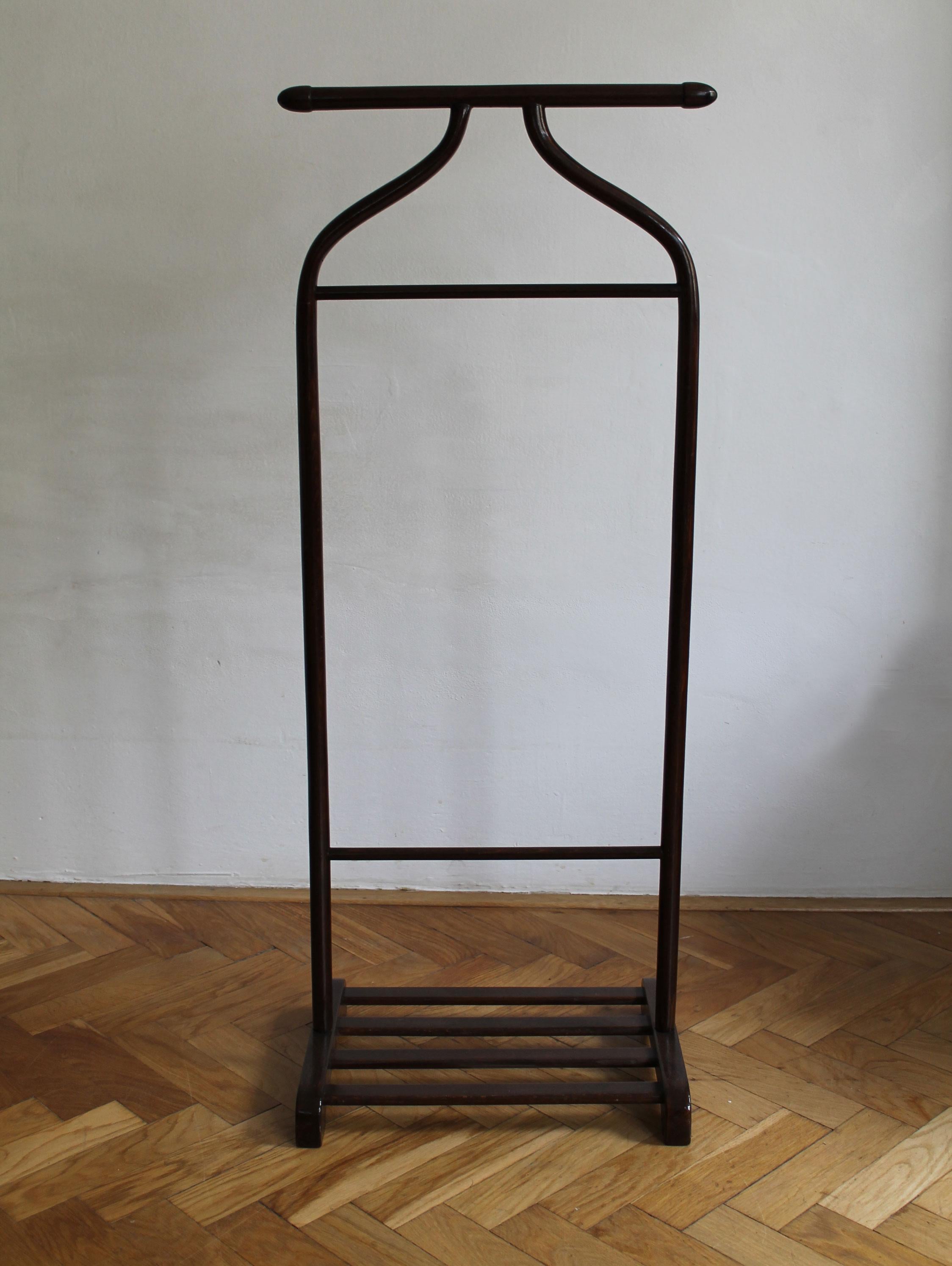 1920's Gentleman's Valet Stand Model P133 by Thonet For Sale 1
