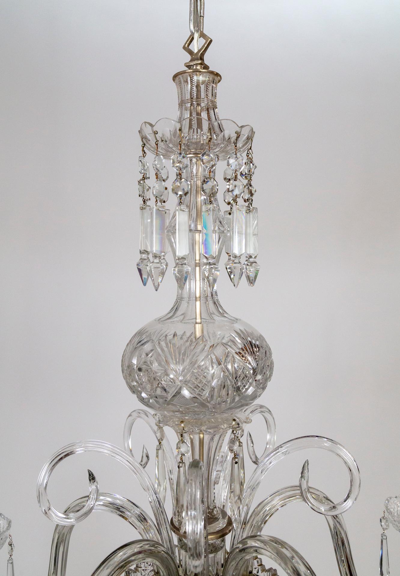Early 20th Century 1920s Georgian Style Cut Crystal 5-Light Chandelier For Sale