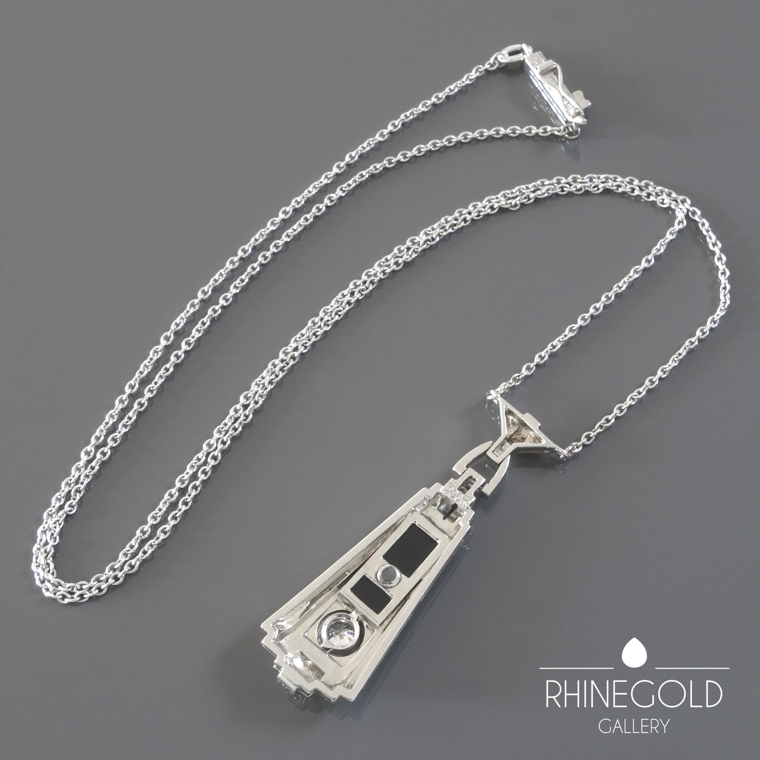 Round Cut 1920s German Art Deco Diamond Onyx White Gold Pendant Necklace