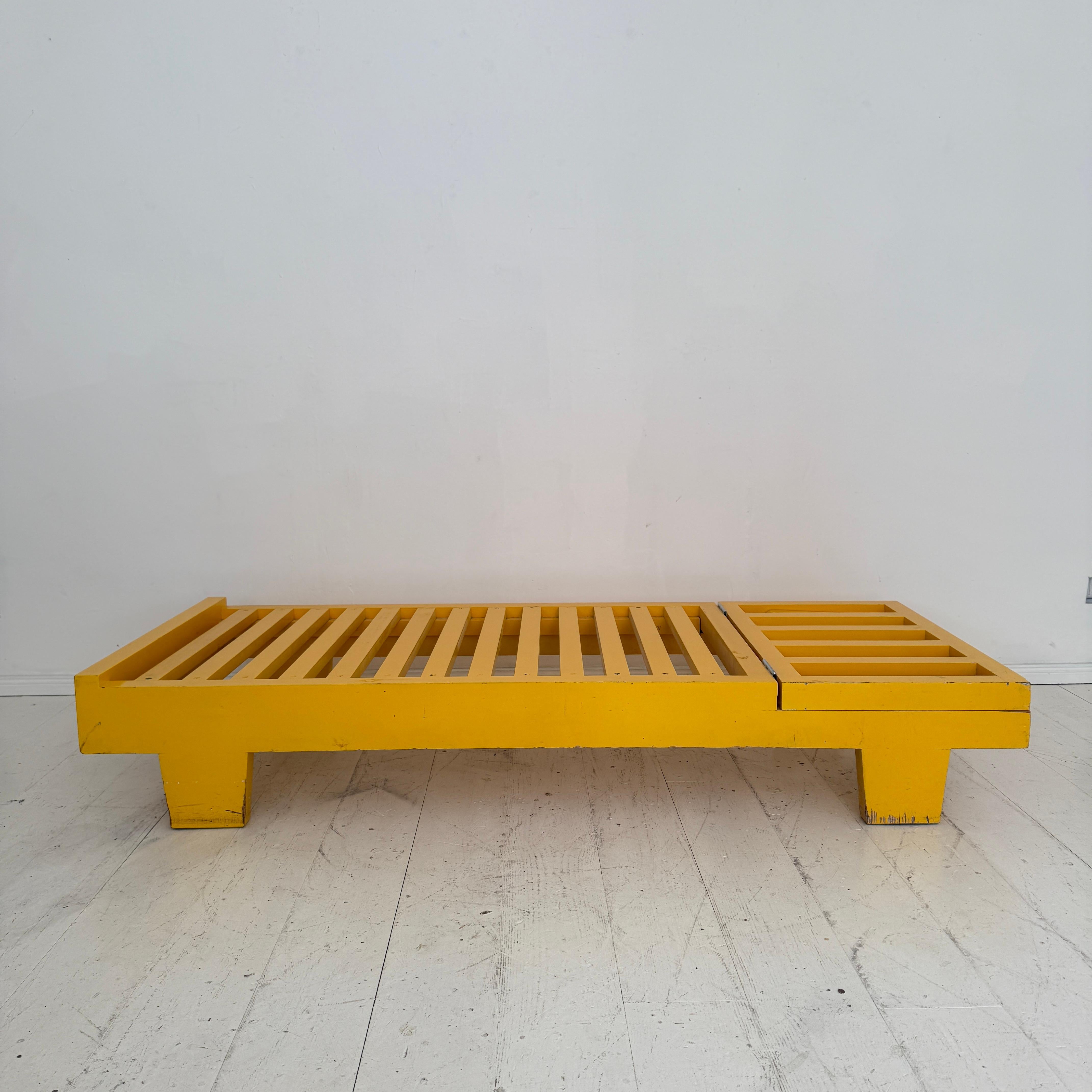 Lit de jour Bauhaus allemand des années 1920 en jaune avec coussin et traversin retapissés en vente 9