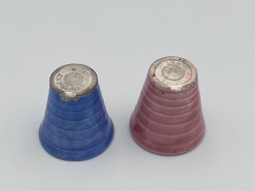 Decanter da campanaro tedesco degli anni '20 con bicchieri da shot in vendita 4