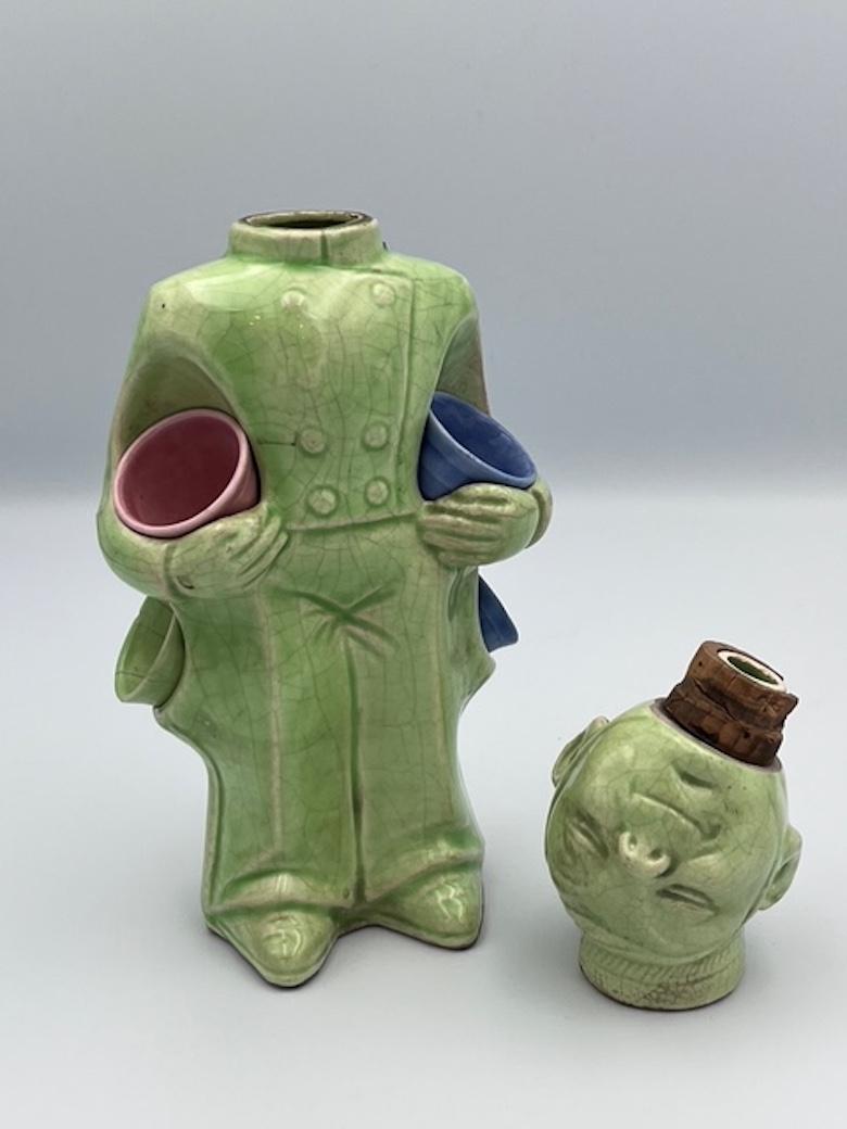 Art Déco Decanter da campanaro tedesco degli anni '20 con bicchieri da shot in vendita