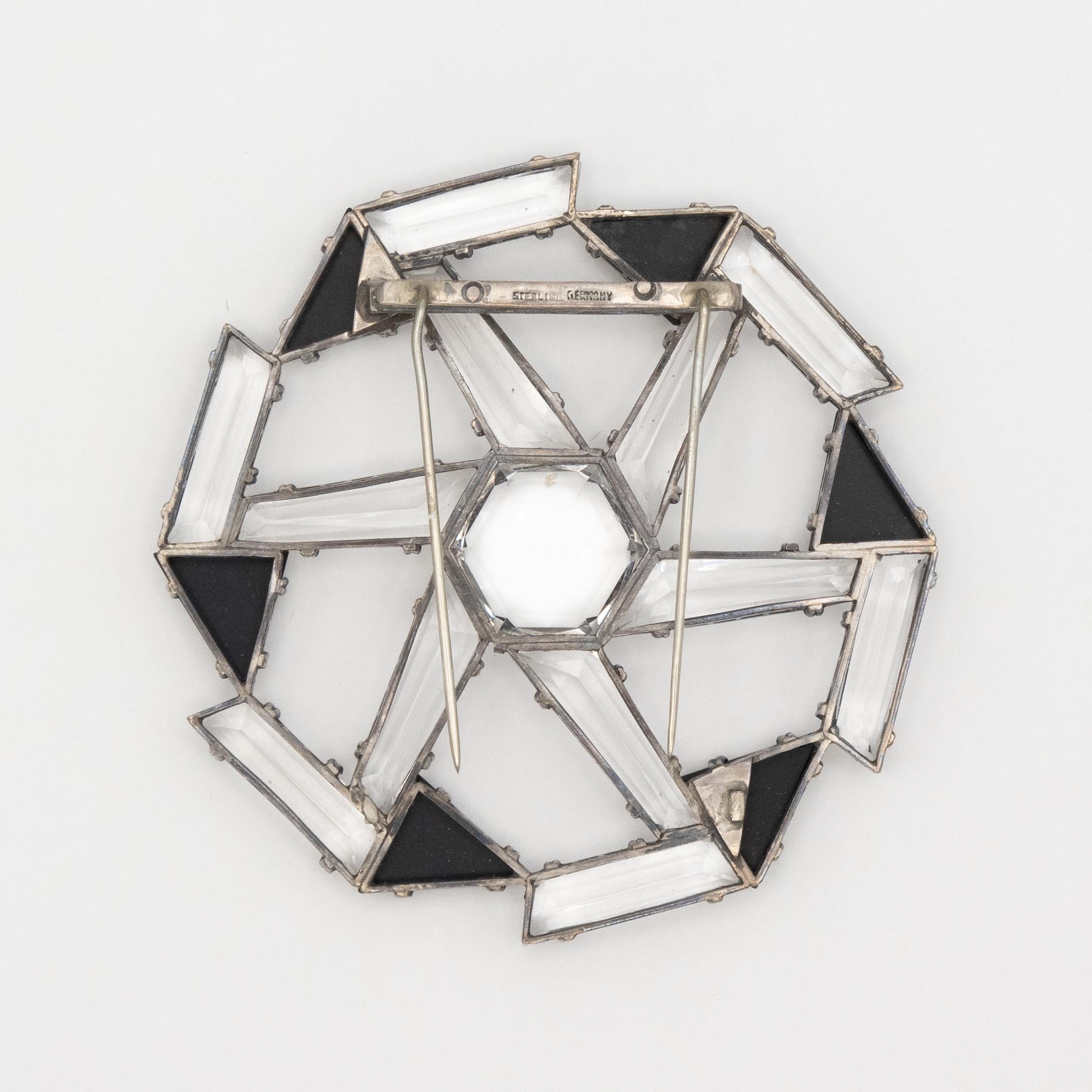 Broche à roue en argent sterling des années 1920, Allemagne Excellent état - En vente à New York, NY