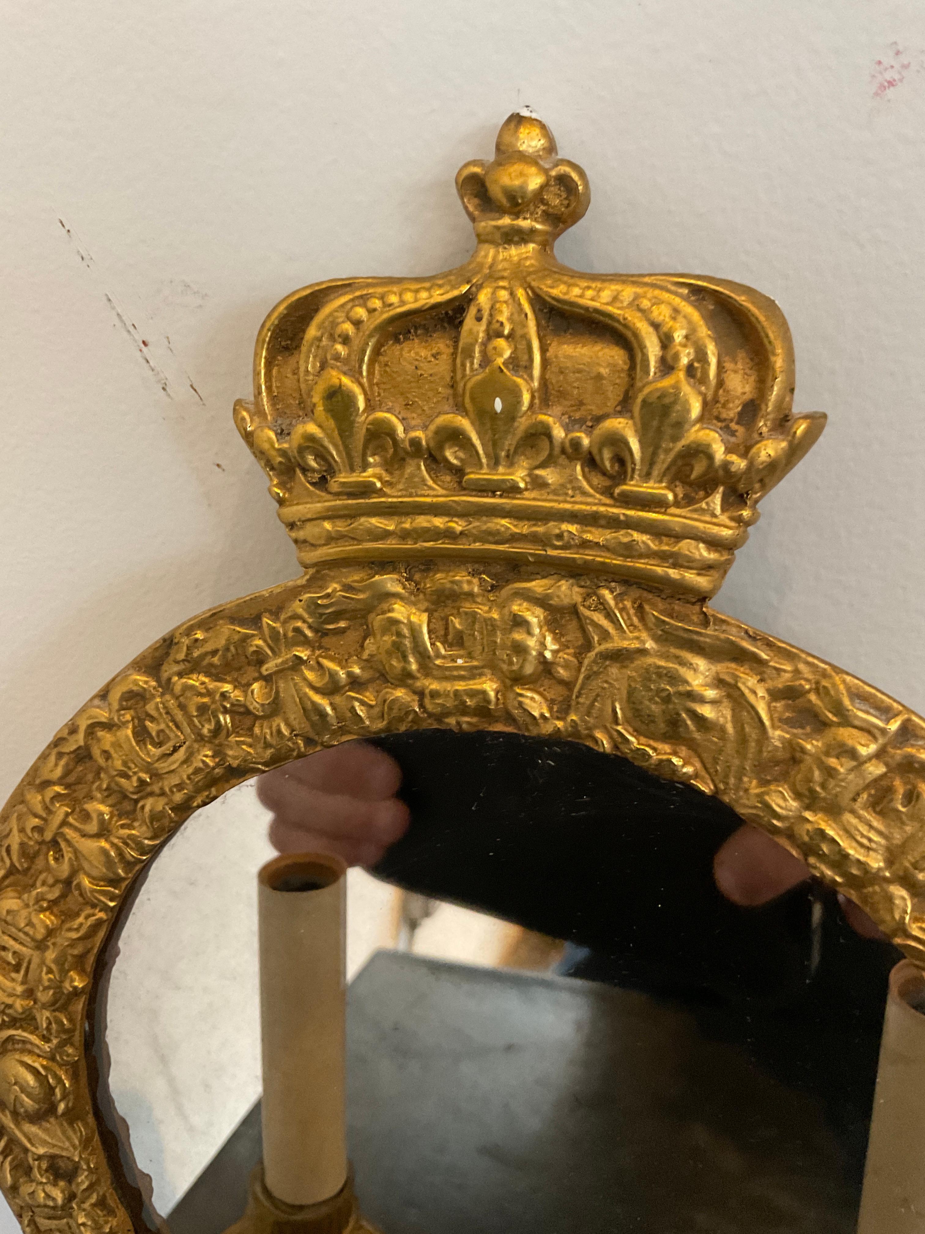 1920s Gilt Bronze Mirrored Knight Sconces with Crown Top For Sale 4