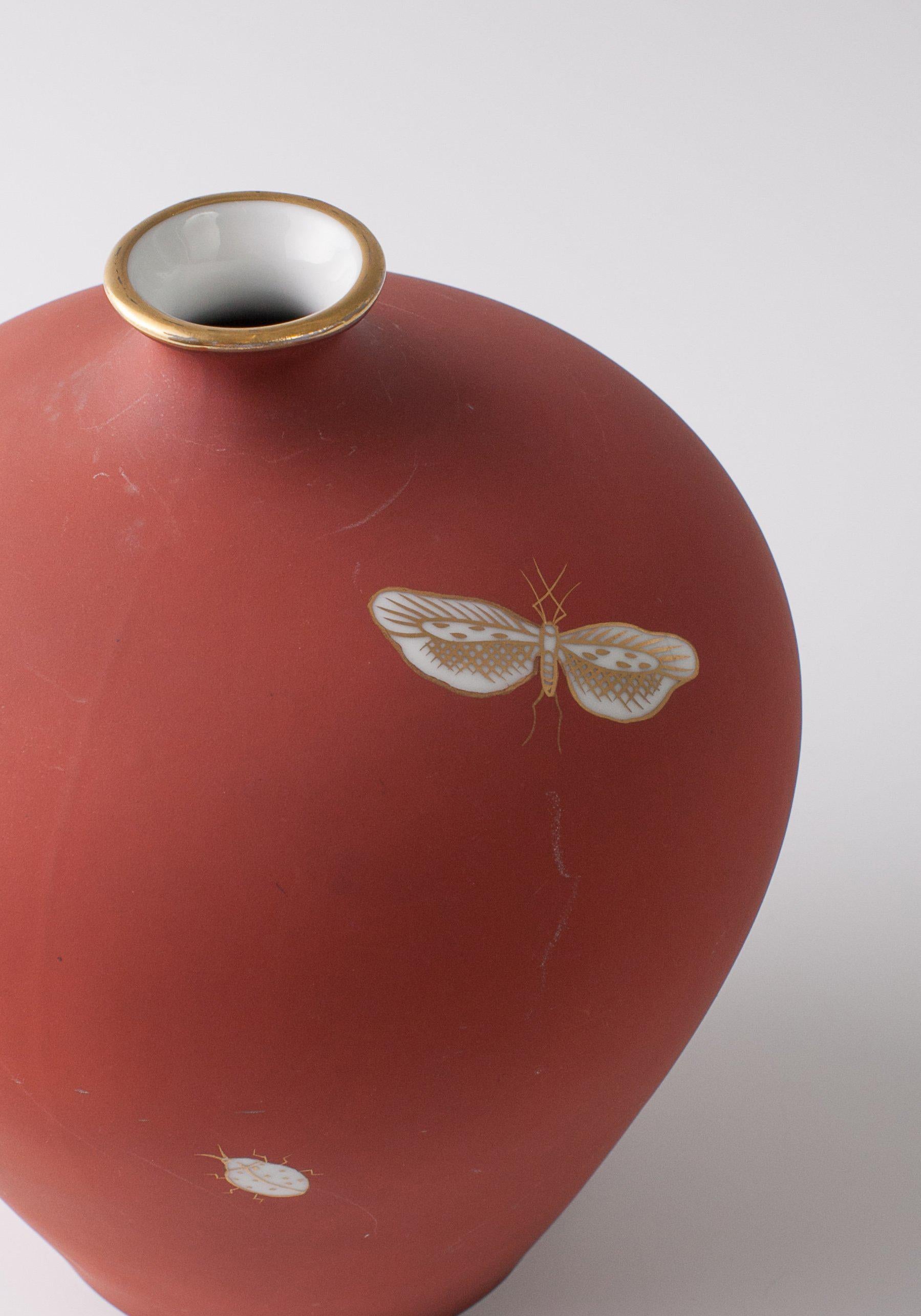 Hand-Crafted 1920s Giovanni Garibold Richard Ginori Insects Vase For Sale