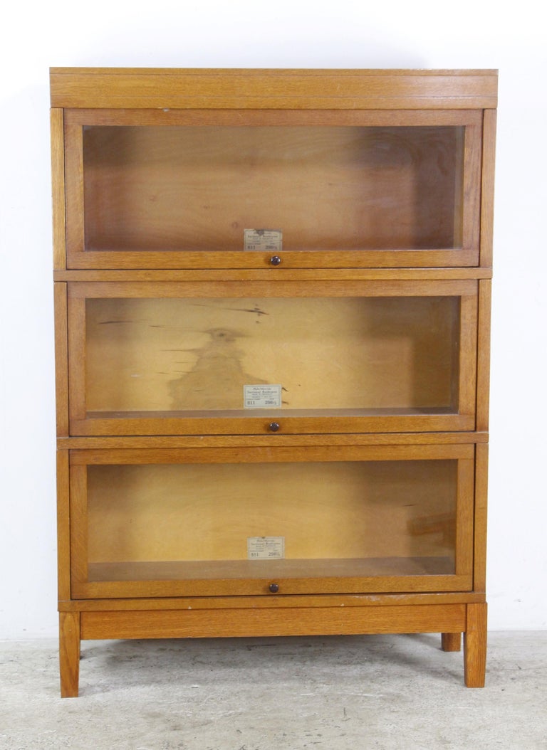1920s Globe Wernicke Oak 3 Sectional Barrister Bookcase W/ Glass Doors