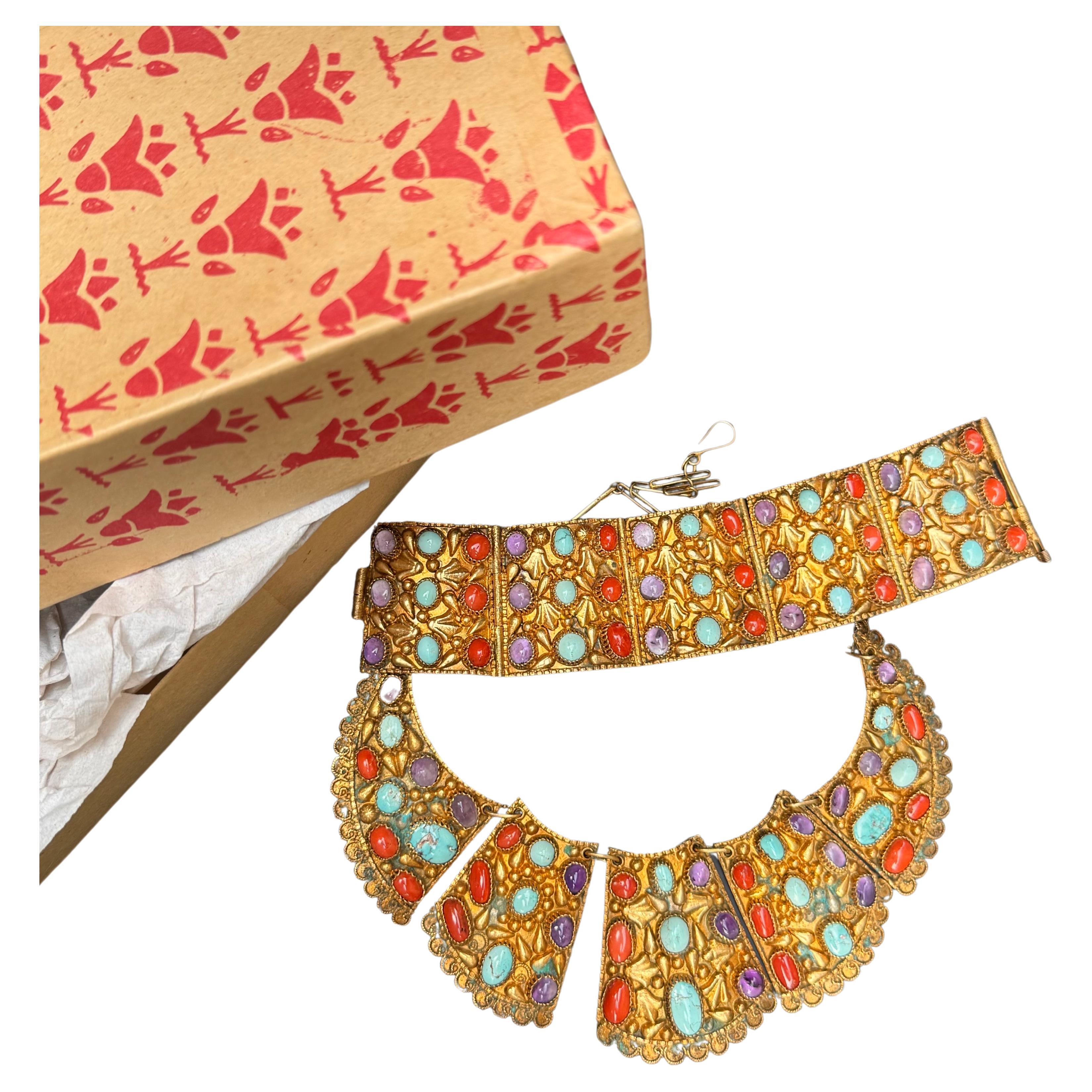 1920s Gold Gilt silver Gemstones bib necklace Bracelet Original box For Sale