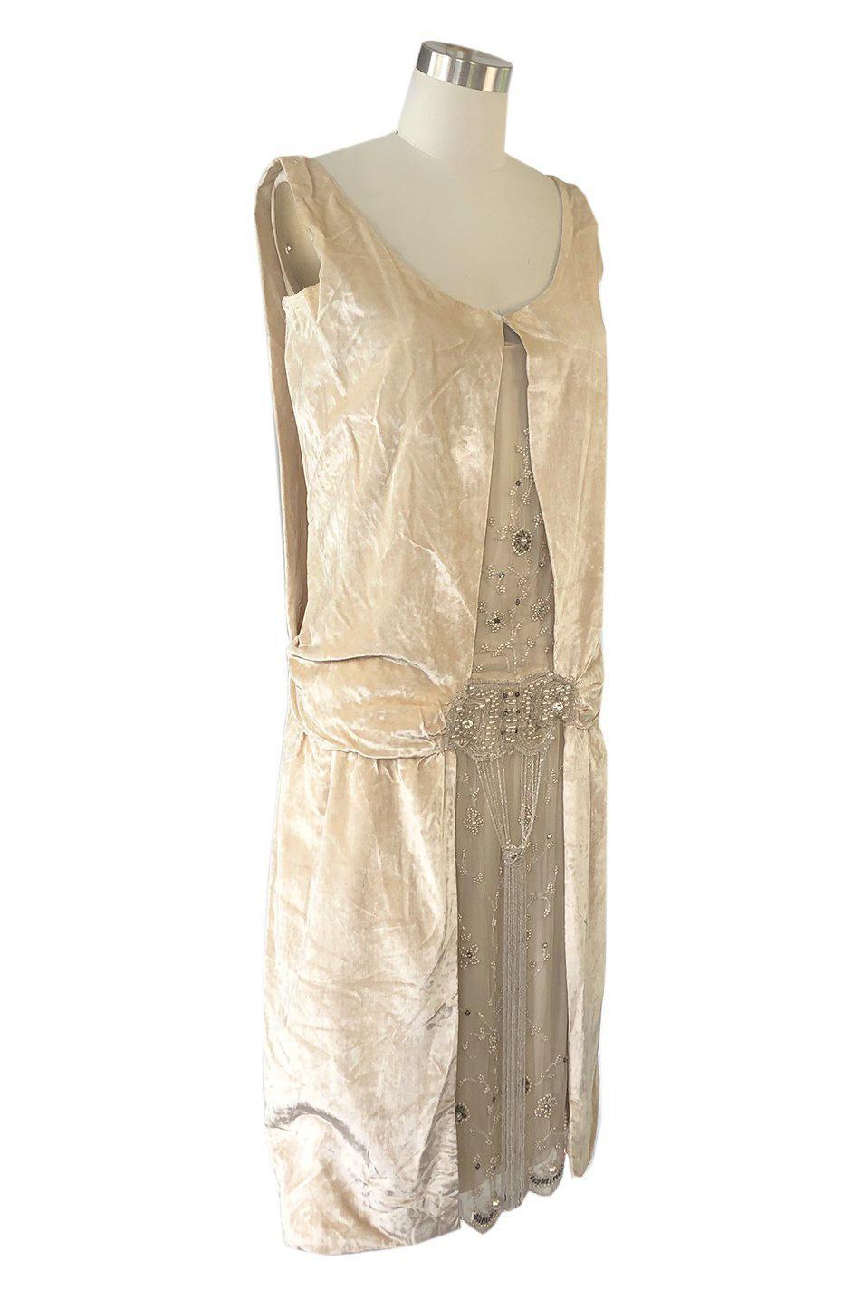 1920s Gold Ivory Silk Velvet & Silk Chiffon Pearl Flower Beaded Dress In Fair Condition In Rockwood, ON