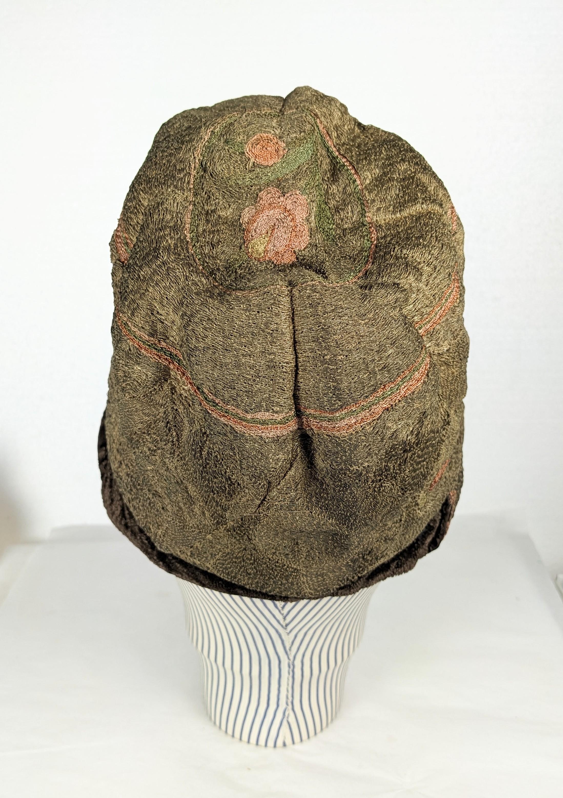 1920's Gold Lame and Needlepoint Cloche For Sale 1