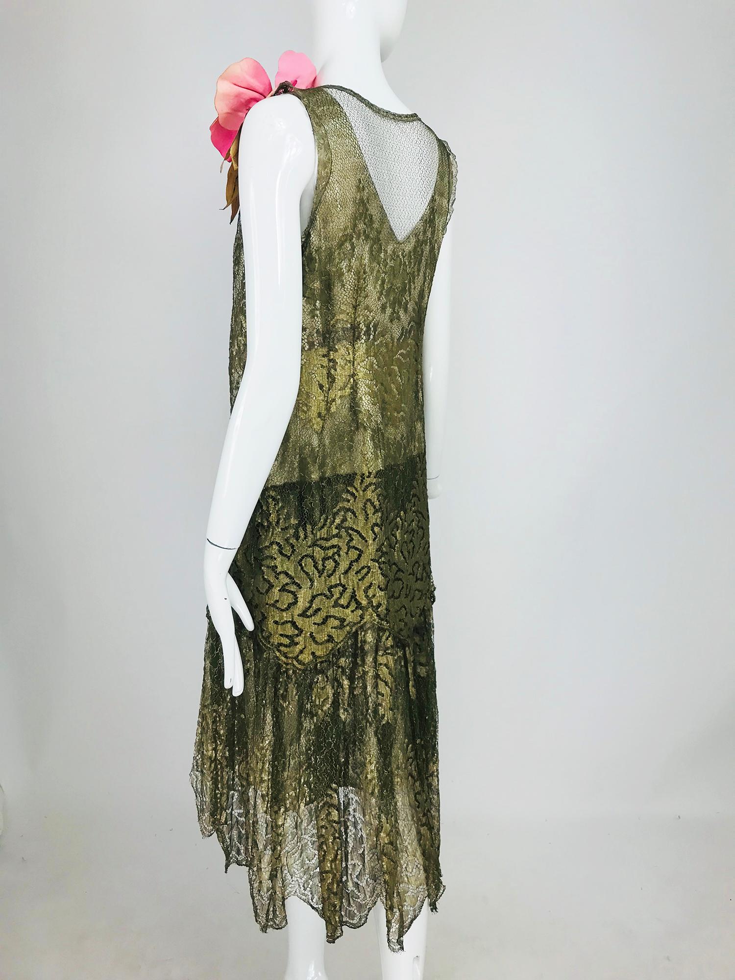 1920s Gold Metallic Lace Flapper Dress Vintage In Good Condition In West Palm Beach, FL