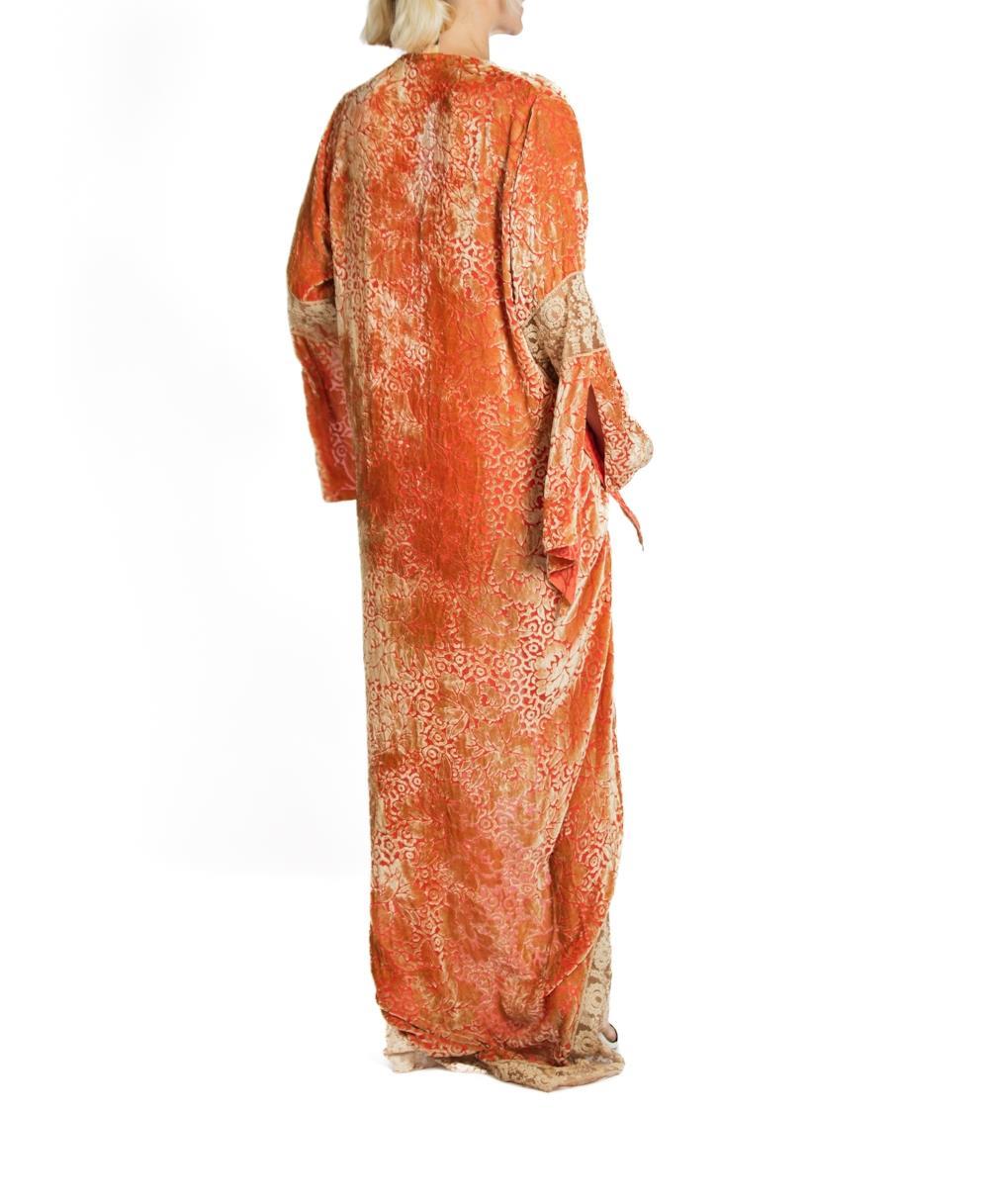1920S Golden Orange & Beige Silk Burnout Velvet Lace Trimmed Robe For Sale 2