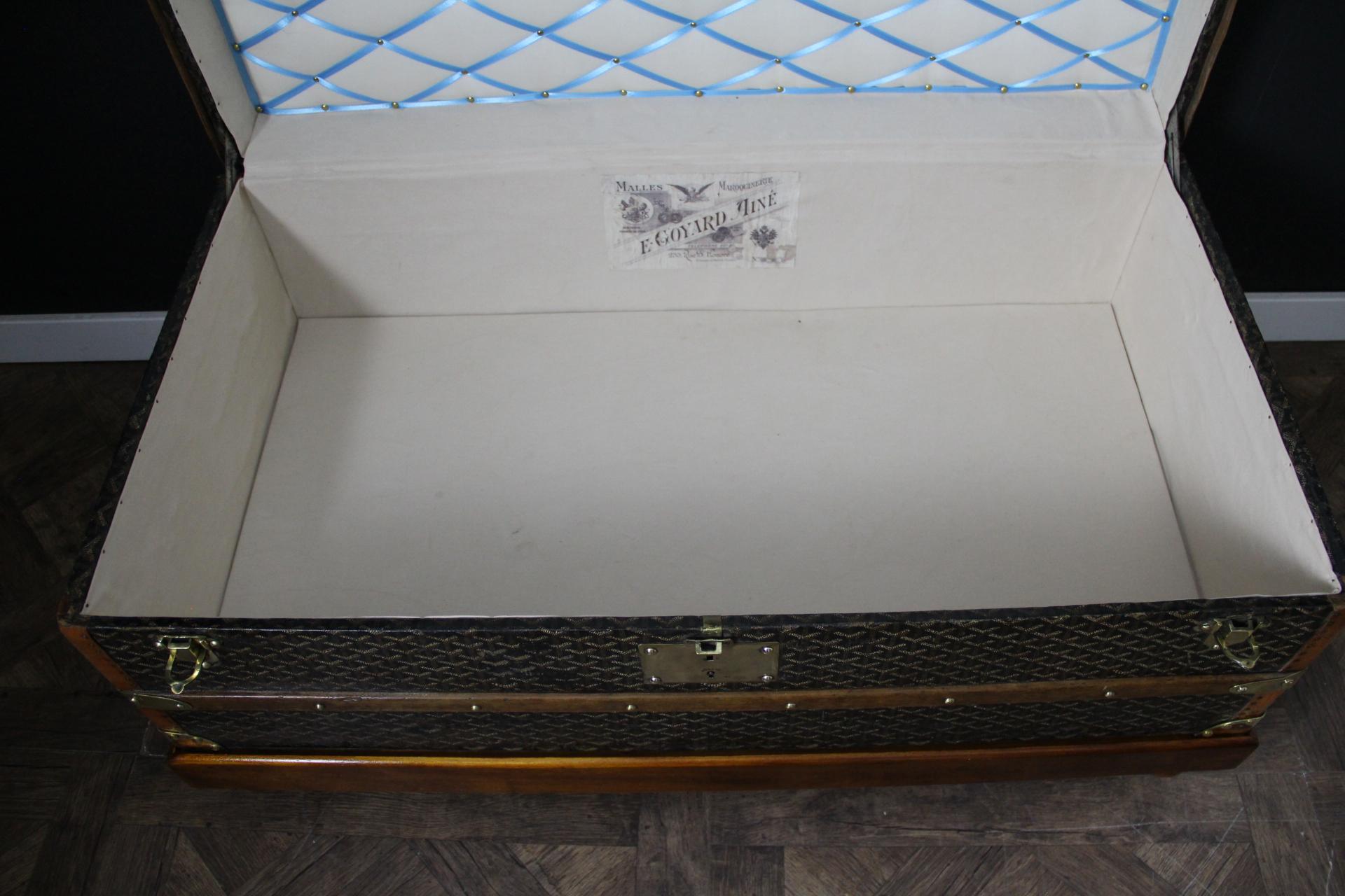 Coffre de cabine Goyard des années 1920, coffre de cabine 100 cm en toile à chevrons en vente 12