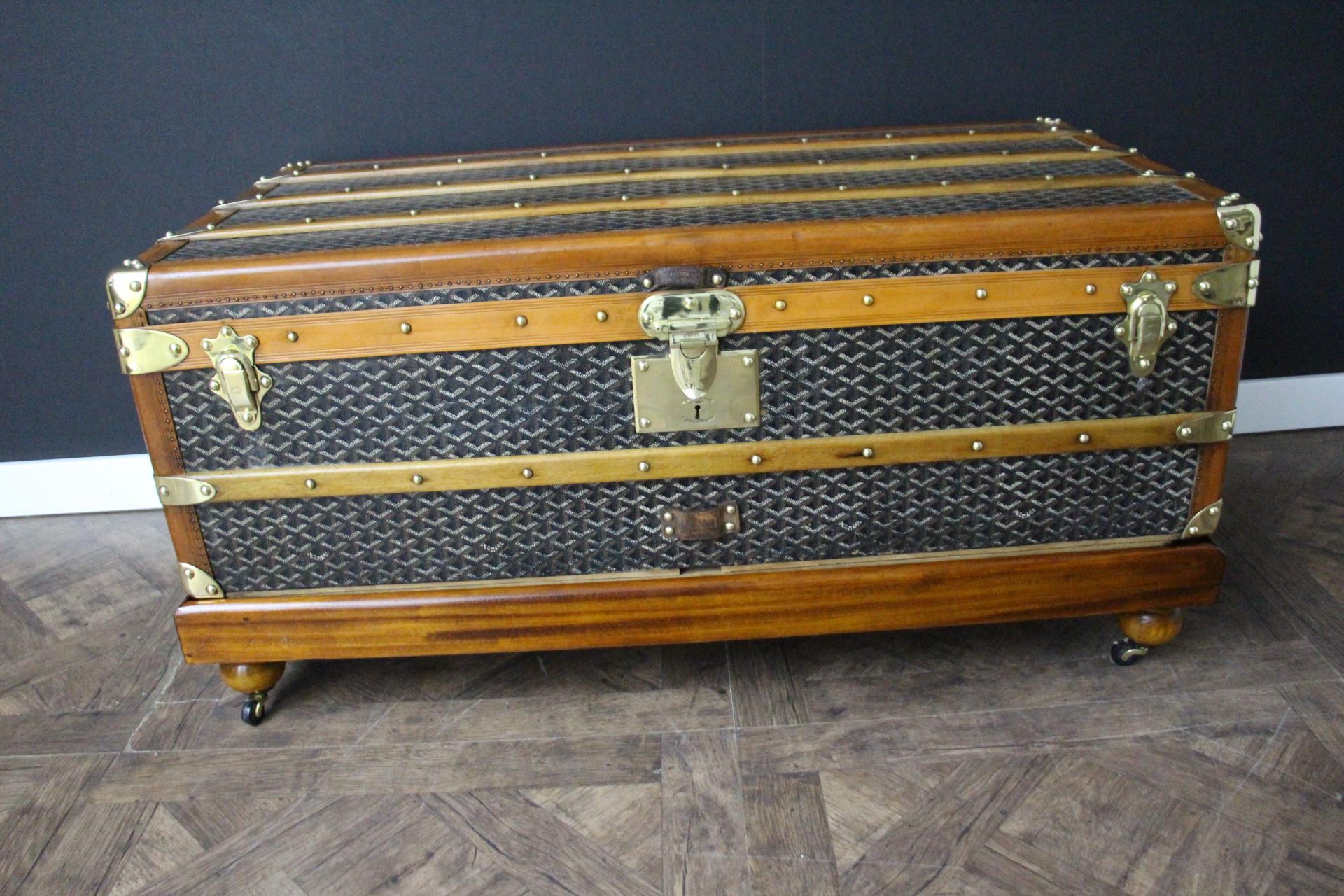 This superb Goyard trunk features the very sought after chevrons canvas as well as all solid brass fittings: Goyard marked side handles and locks. Brass studs. This Goyard steamer trunk has many wood slats as well as all honey color  lozine trims.