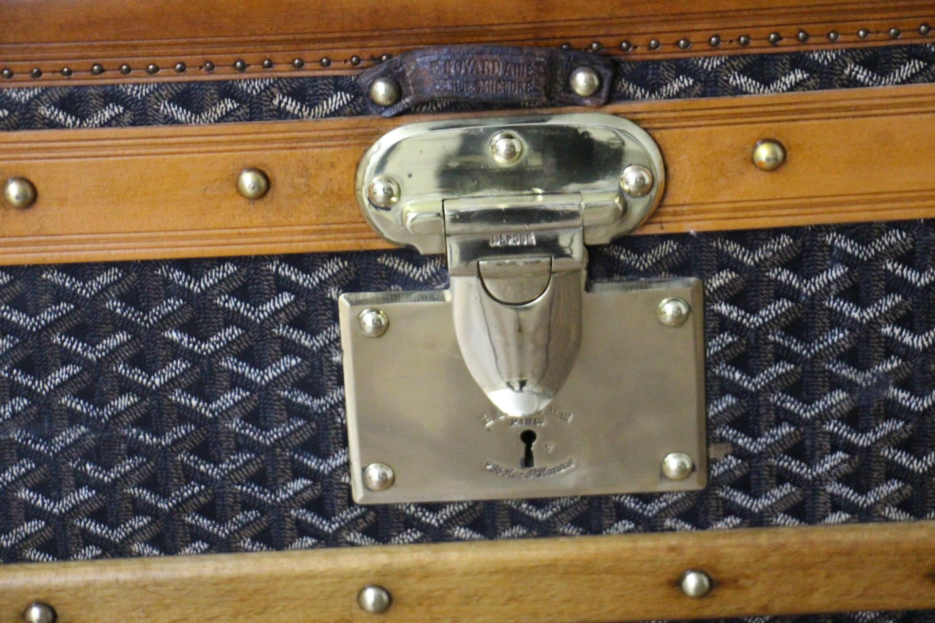 1920s Goyard Cabin Trunk, 100 cm Goyard Trunk in Chevrons Canvas In Good Condition In Saint-Ouen, FR