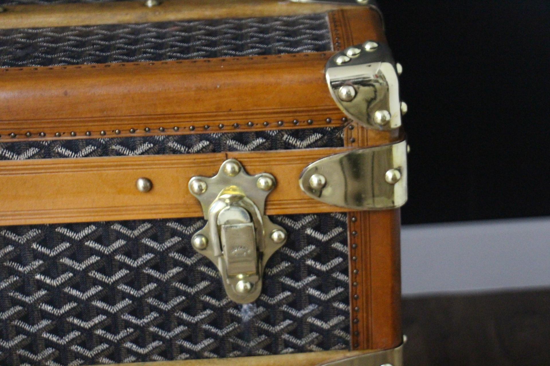 Early 20th Century 1920s Goyard Cabin Trunk, 100 cm Goyard Trunk in Chevrons Canvas