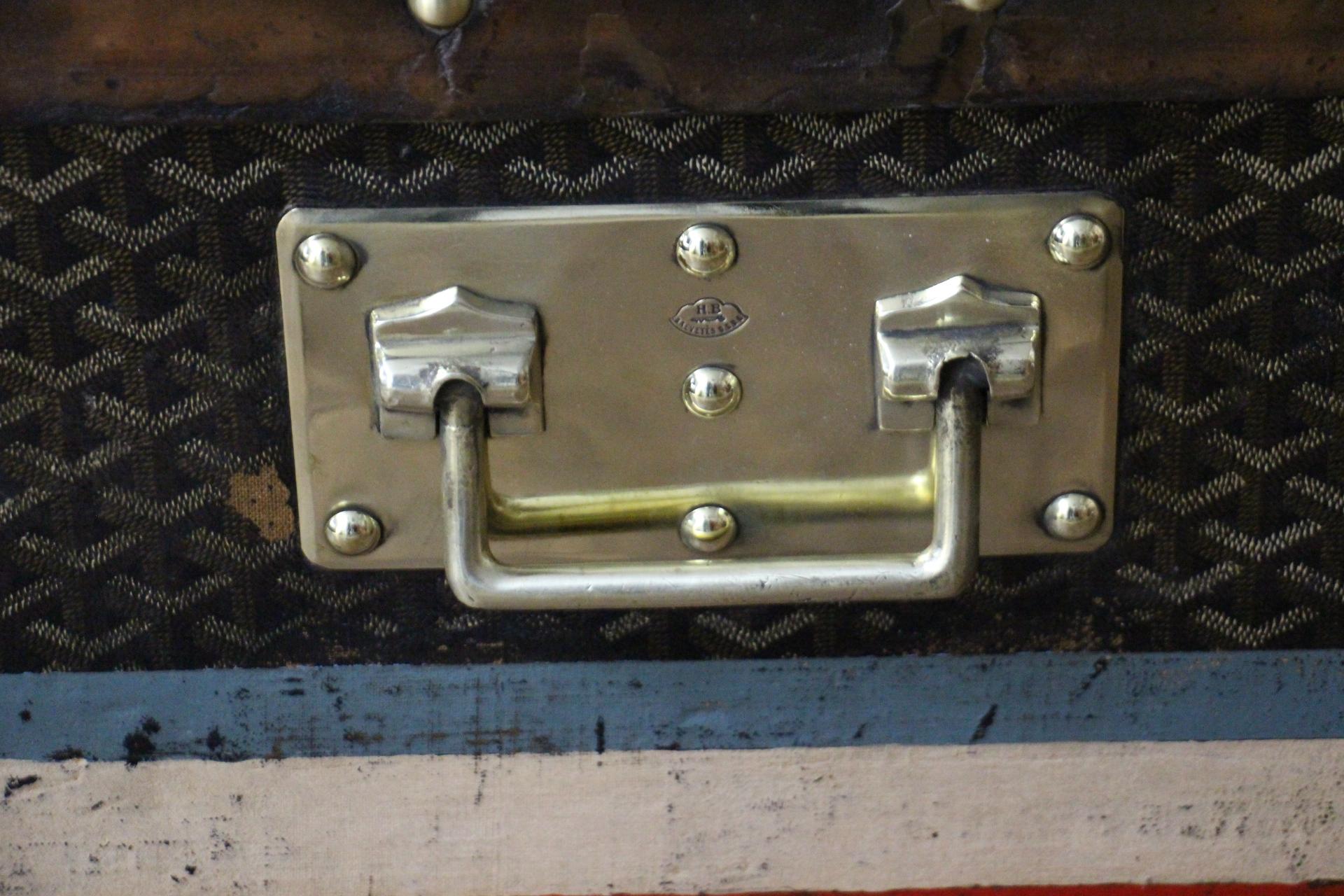 Baúl de cabina Goyard de los años 20 , Baúl Goyard de 110 cm en lona de chevrones en venta 5