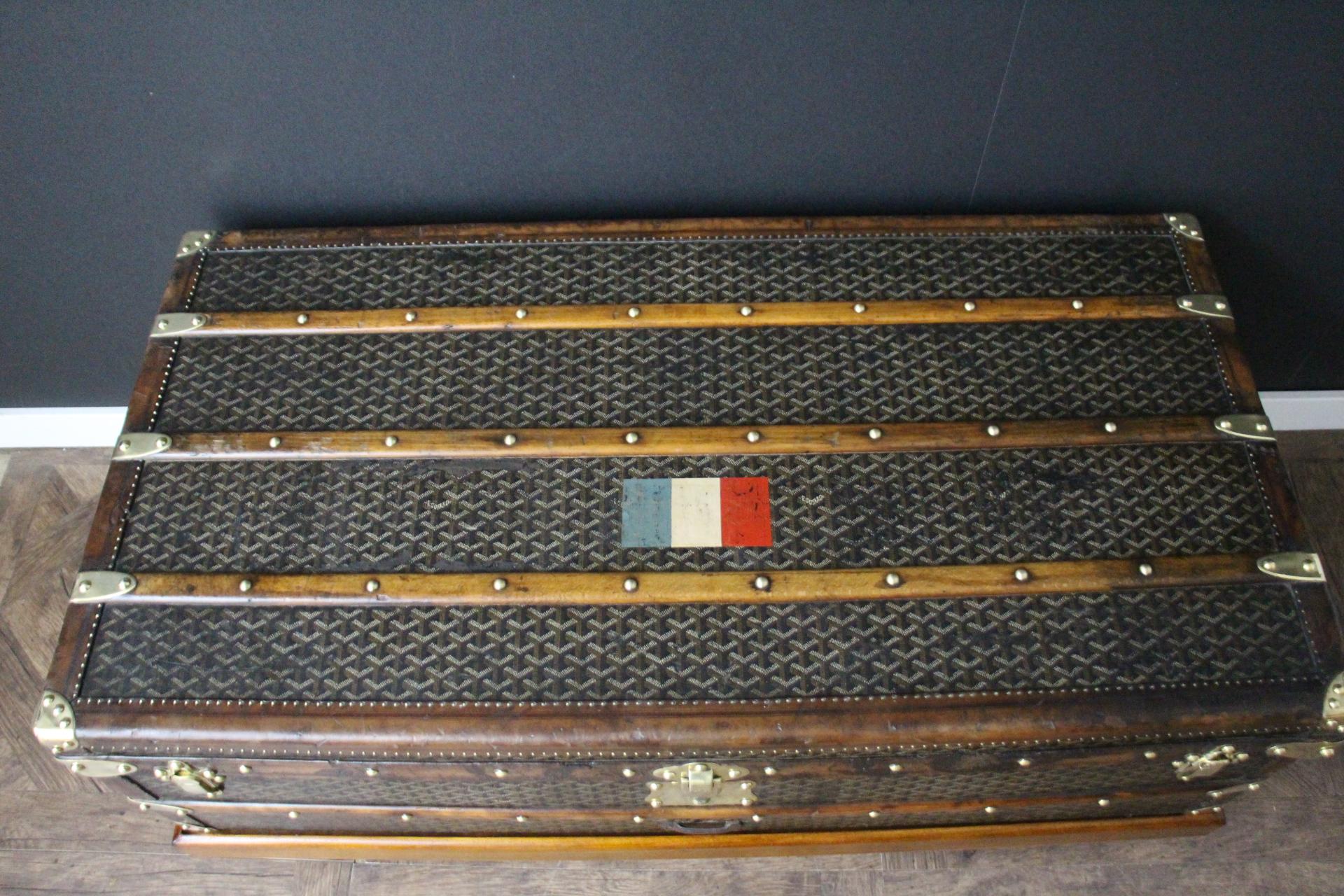 Baúl de cabina Goyard de los años 20 , Baúl Goyard de 110 cm en lona de chevrones en venta 6