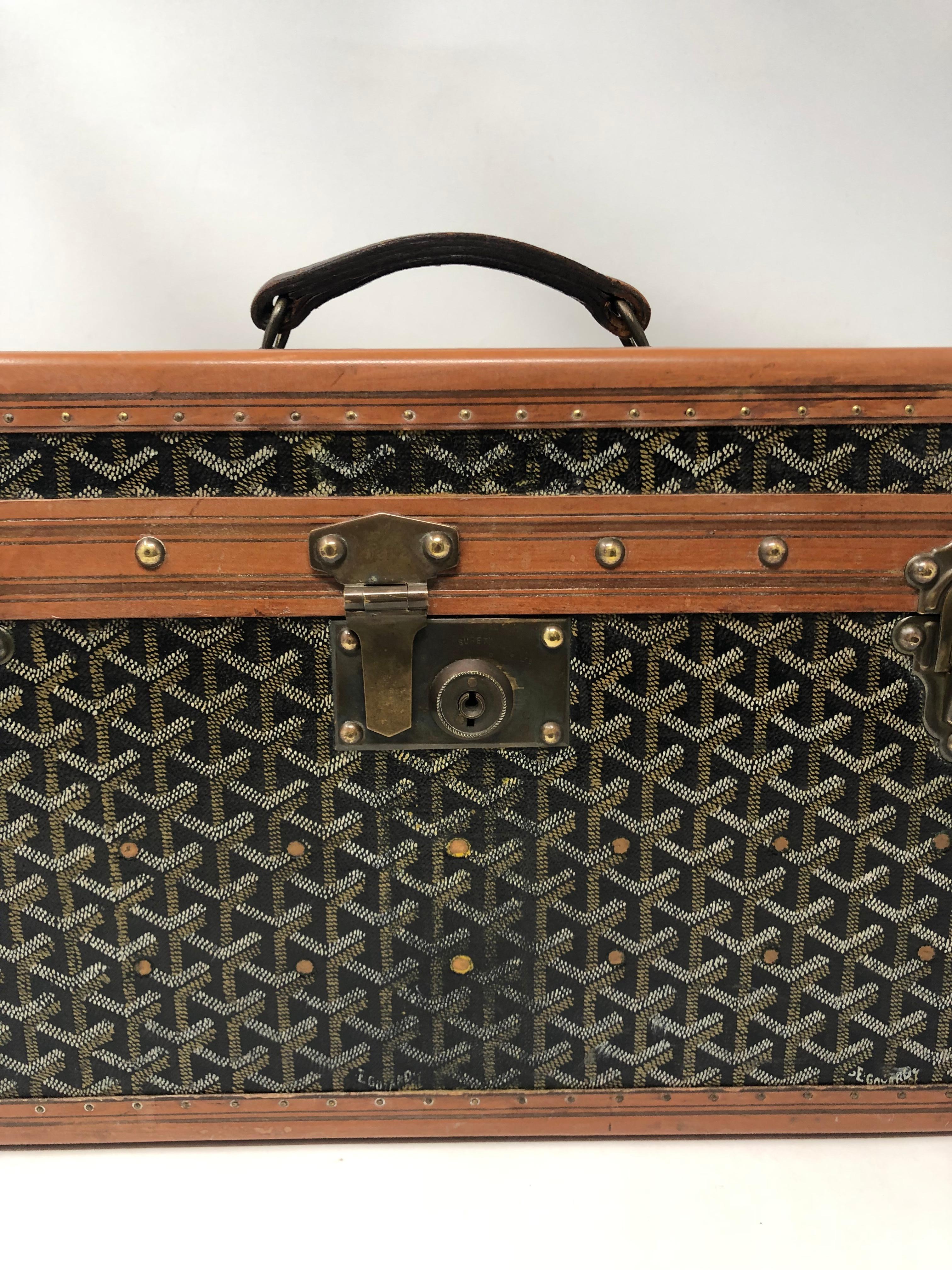 1920's Goyard Hard Case Vanity Trunk 3