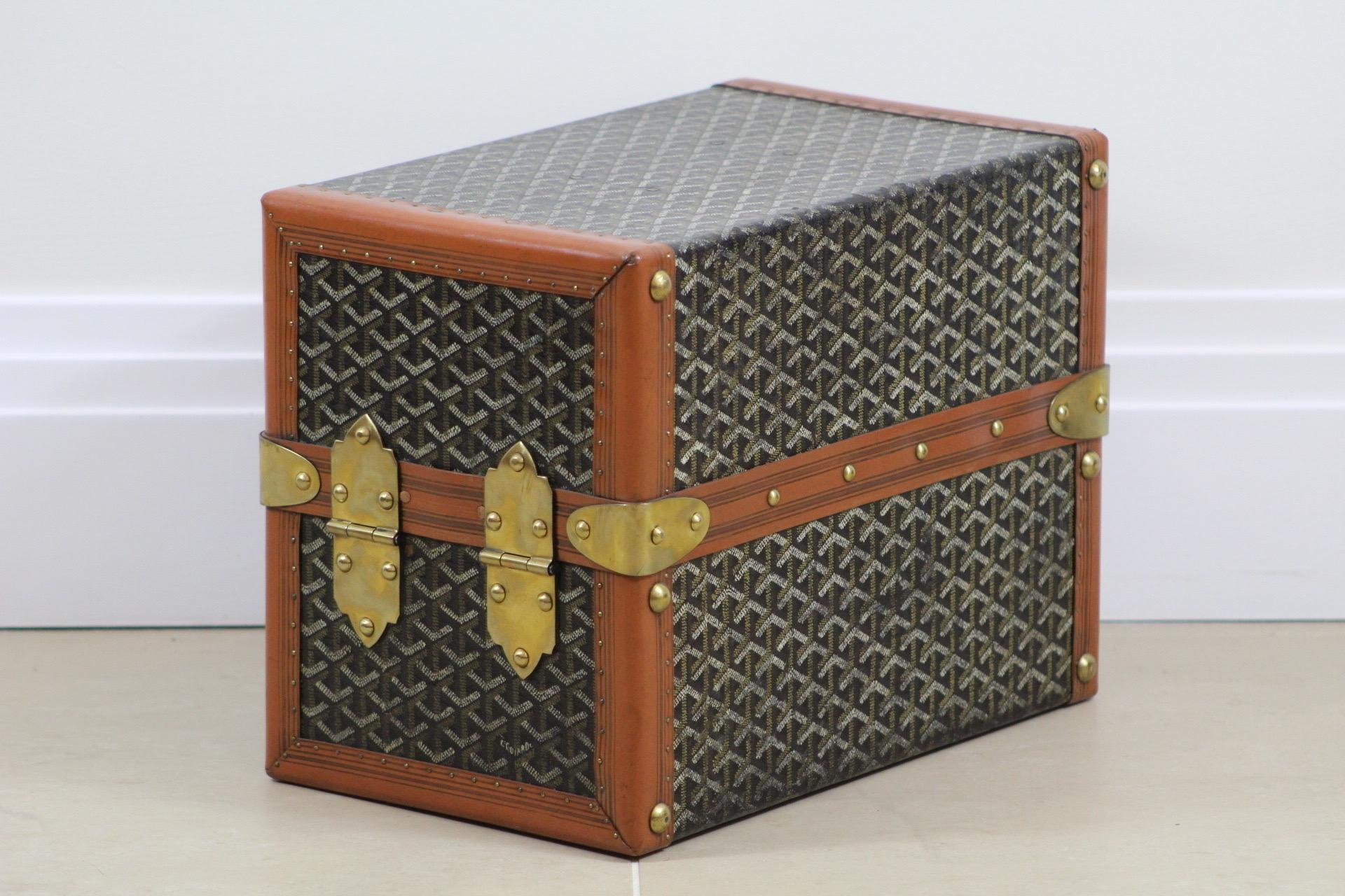 Men's 1920s Goyard Library Trunk in Iconic Chevron Canvas For Sale