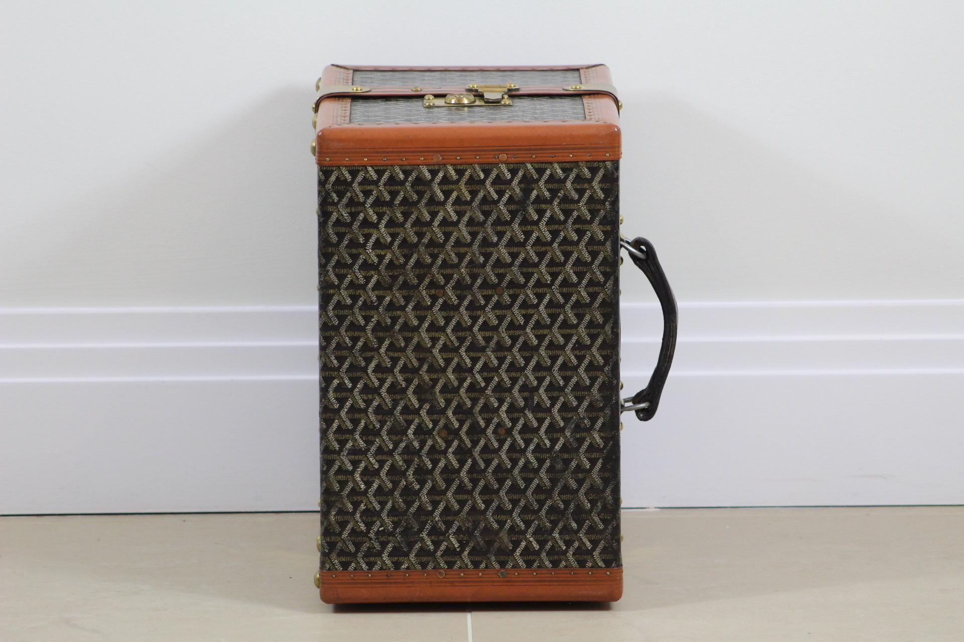 1920s Goyard Library Trunk in Iconic Chevron Canvas For Sale 3
