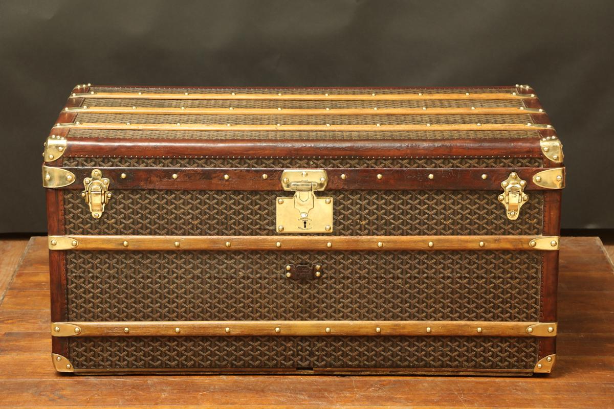Goyard steamer trunk
1st series means luxury materials and work
Canvas with the chevron
Solid brass jewelry
Natural leather corner pieces
Interior rebuilt to new.