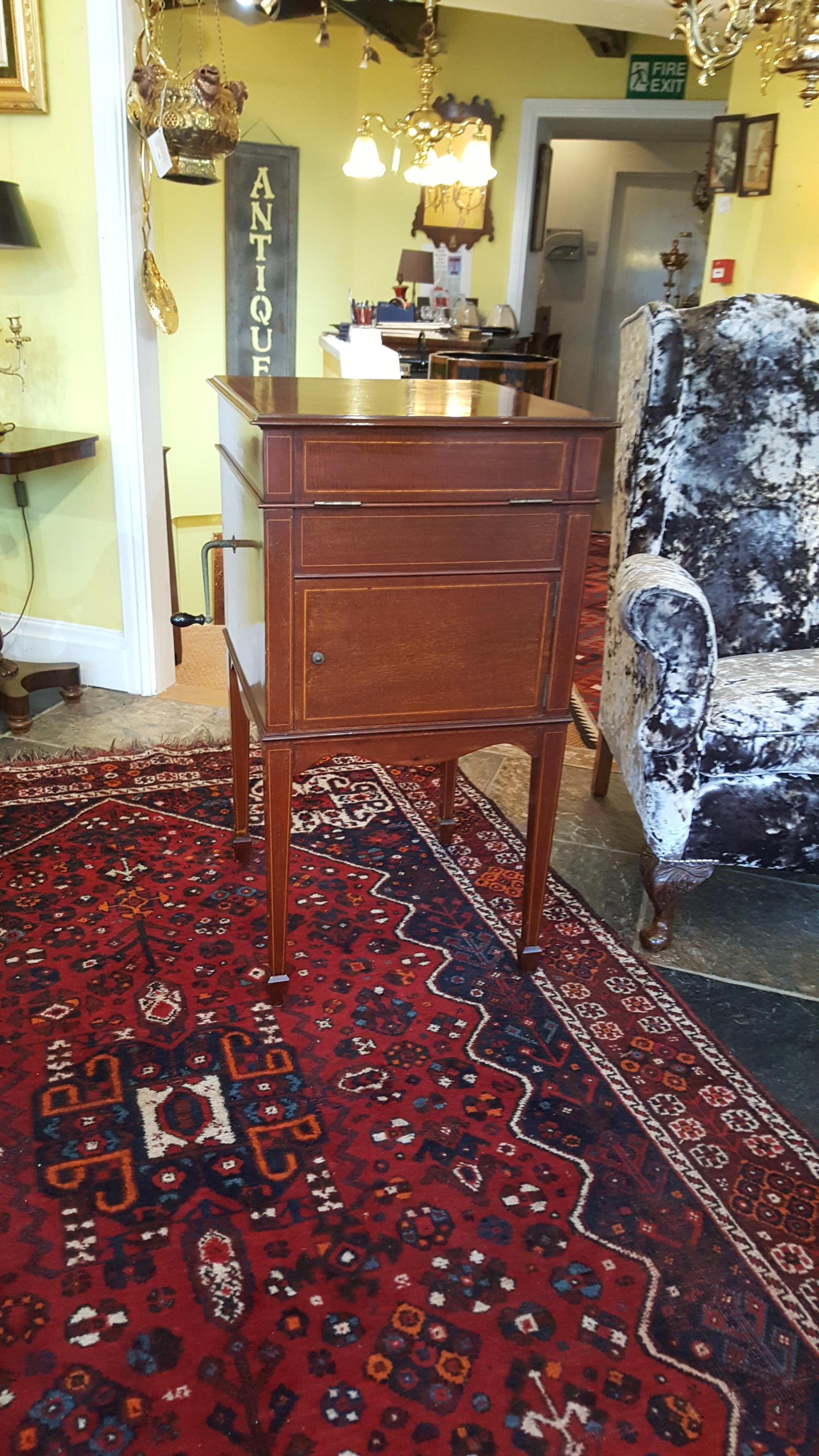 Mahogany 1920s Grahams Gramophone in Cabinet For Sale