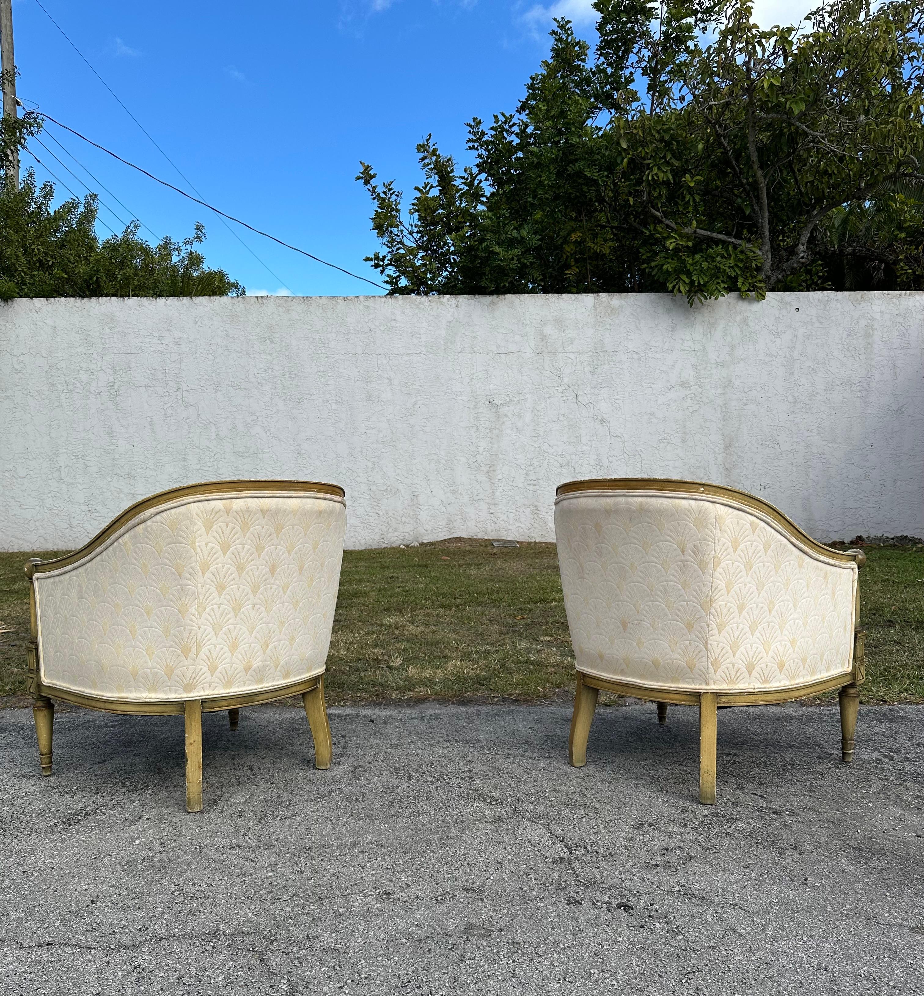 Français Chaises de baril en bergère verte et beige de France des années 1920, ensemble de 2 en vente