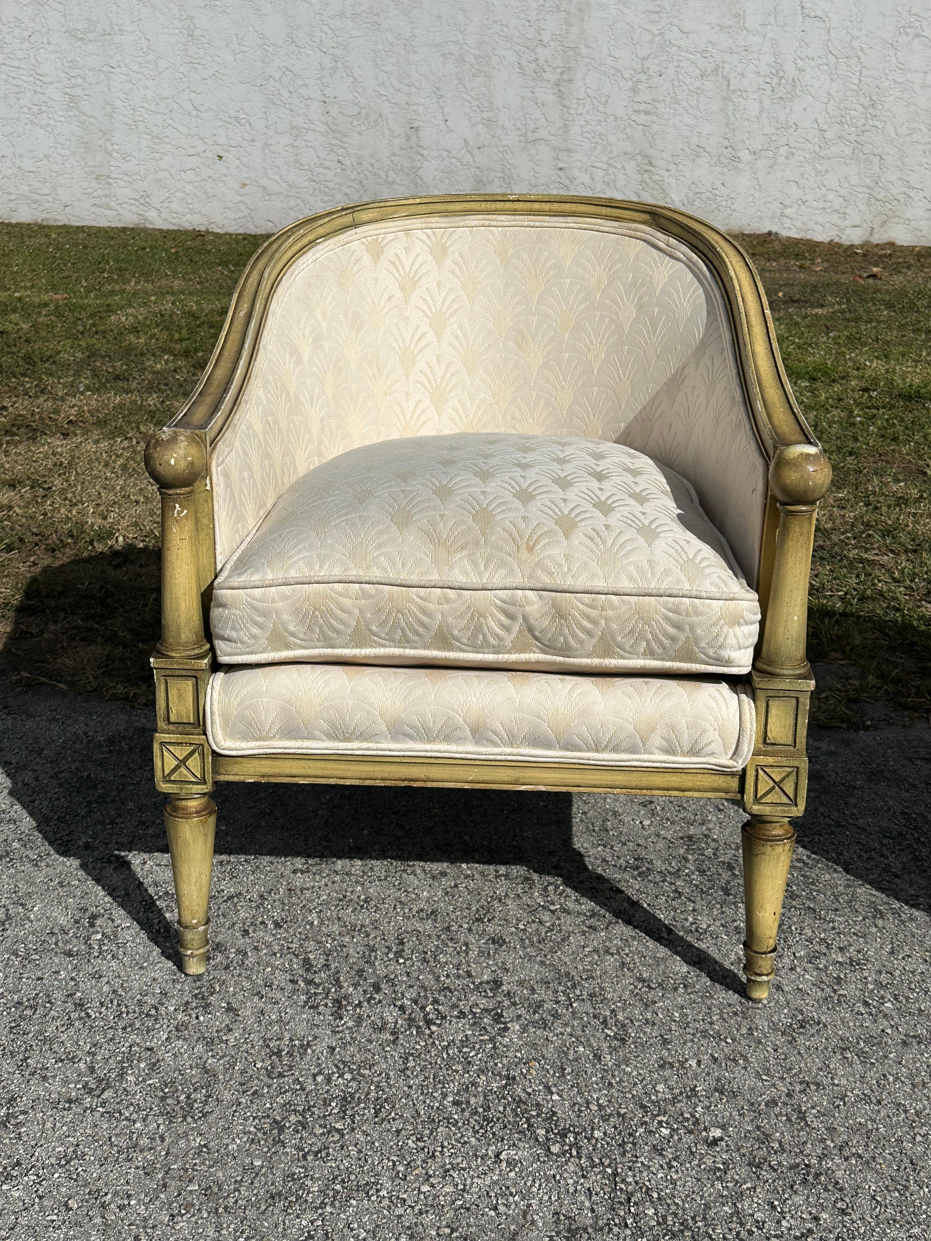 Tissu d'ameublement Chaises de baril en bergère verte et beige de France des années 1920, ensemble de 2 en vente