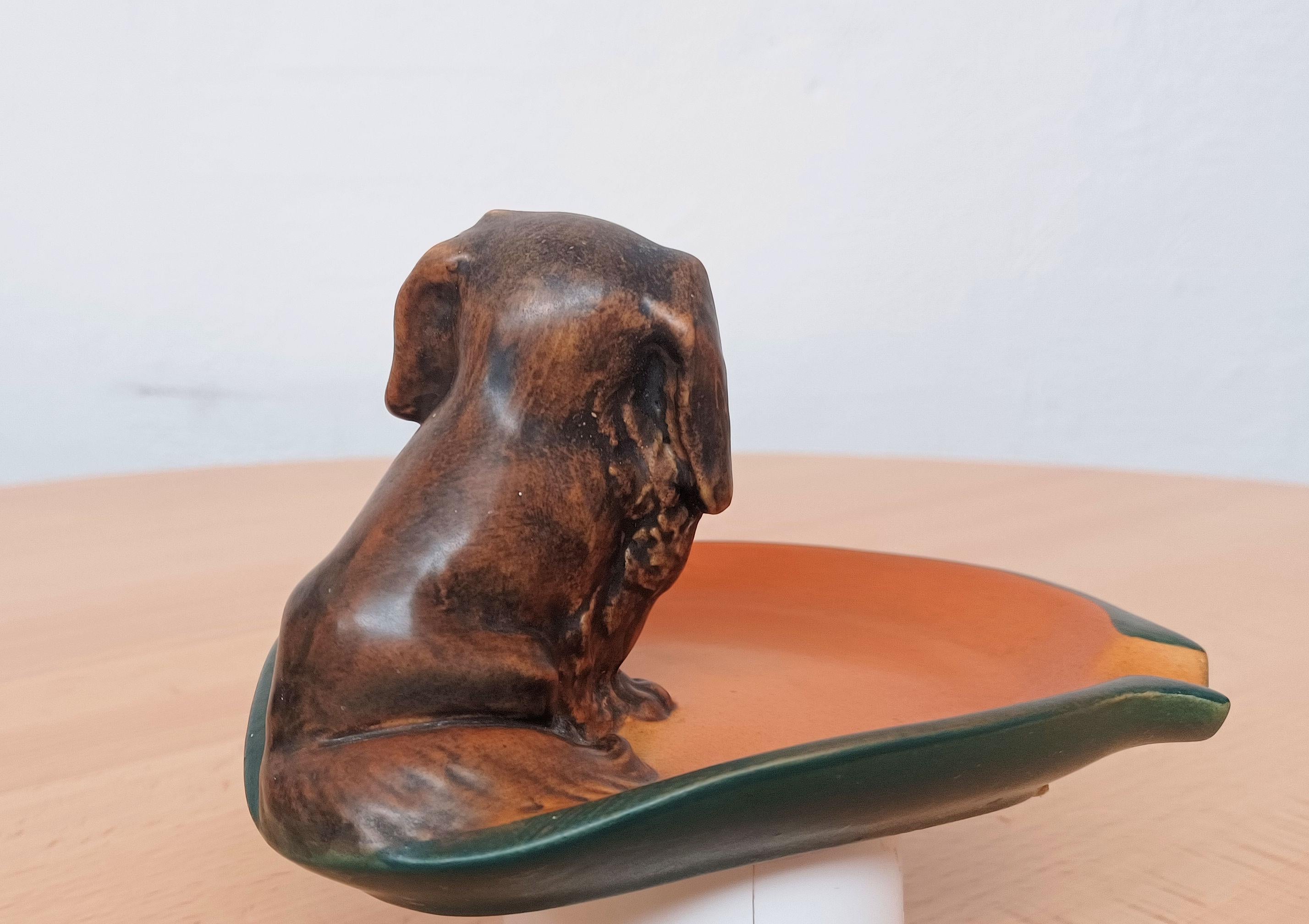 Chien pékinois Art Nouveau danois des années 1920 fabriqué à la main  Cendrier / Bol Bon état - En vente à Knebel, DK