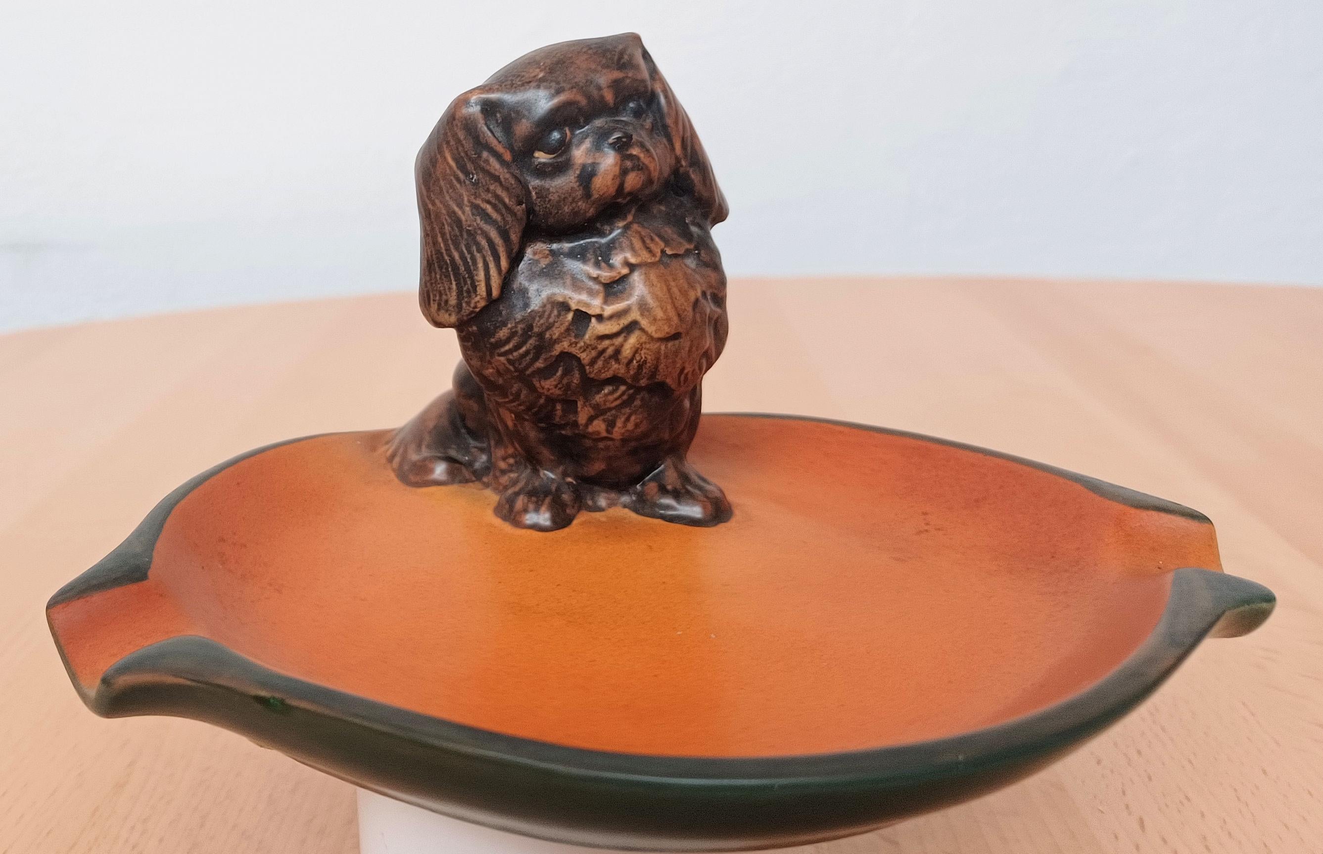 Chien pékinois Art Nouveau danois des années 1920 fabriqué à la main  Cendrier / Bol en vente 1