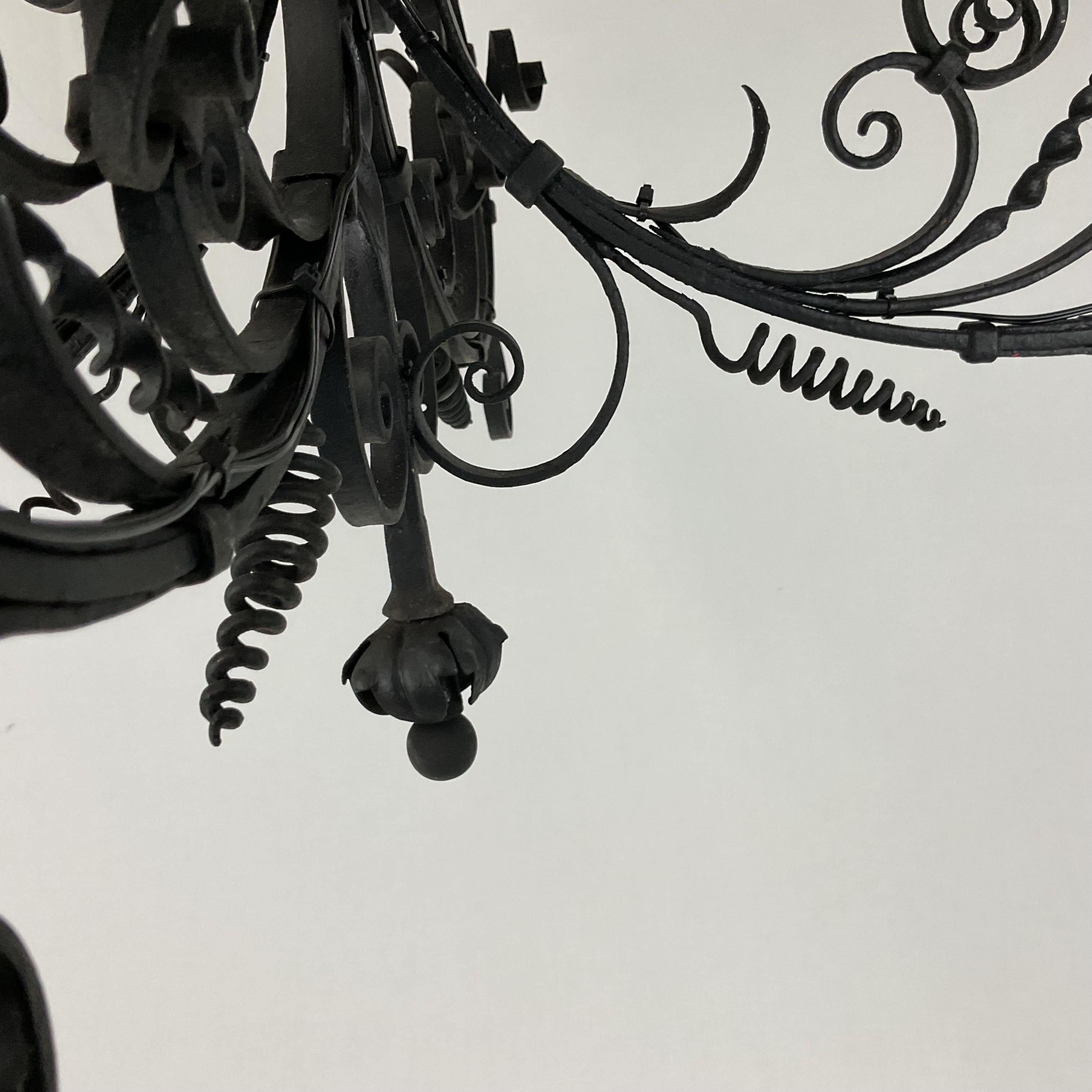 Araña de hierro forjado a mano de 1920 Colonial español en venta