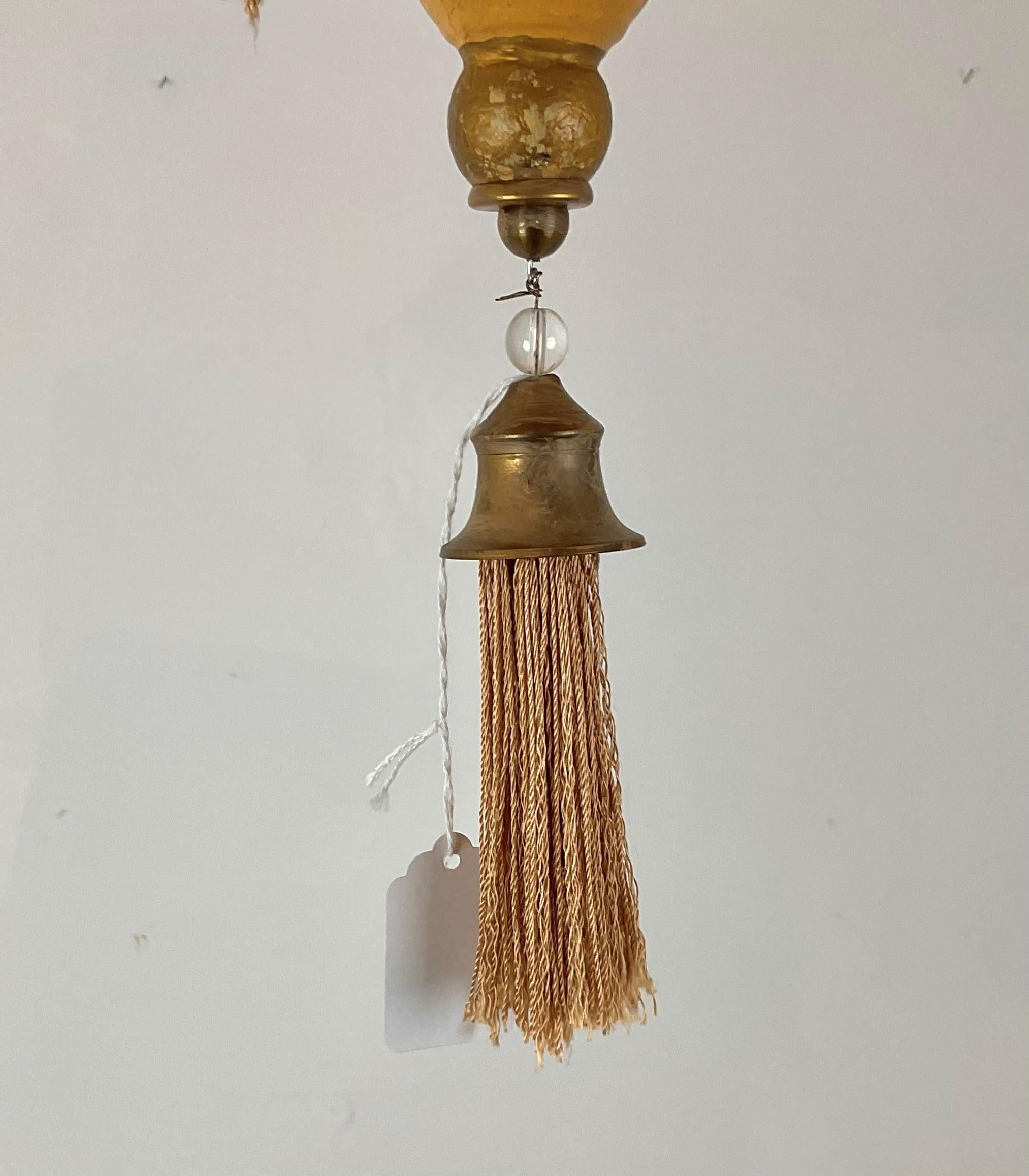 Metallo Lampadario a pagoda a due piani dipinto a mano del 1920, Chinwazerie in vendita
