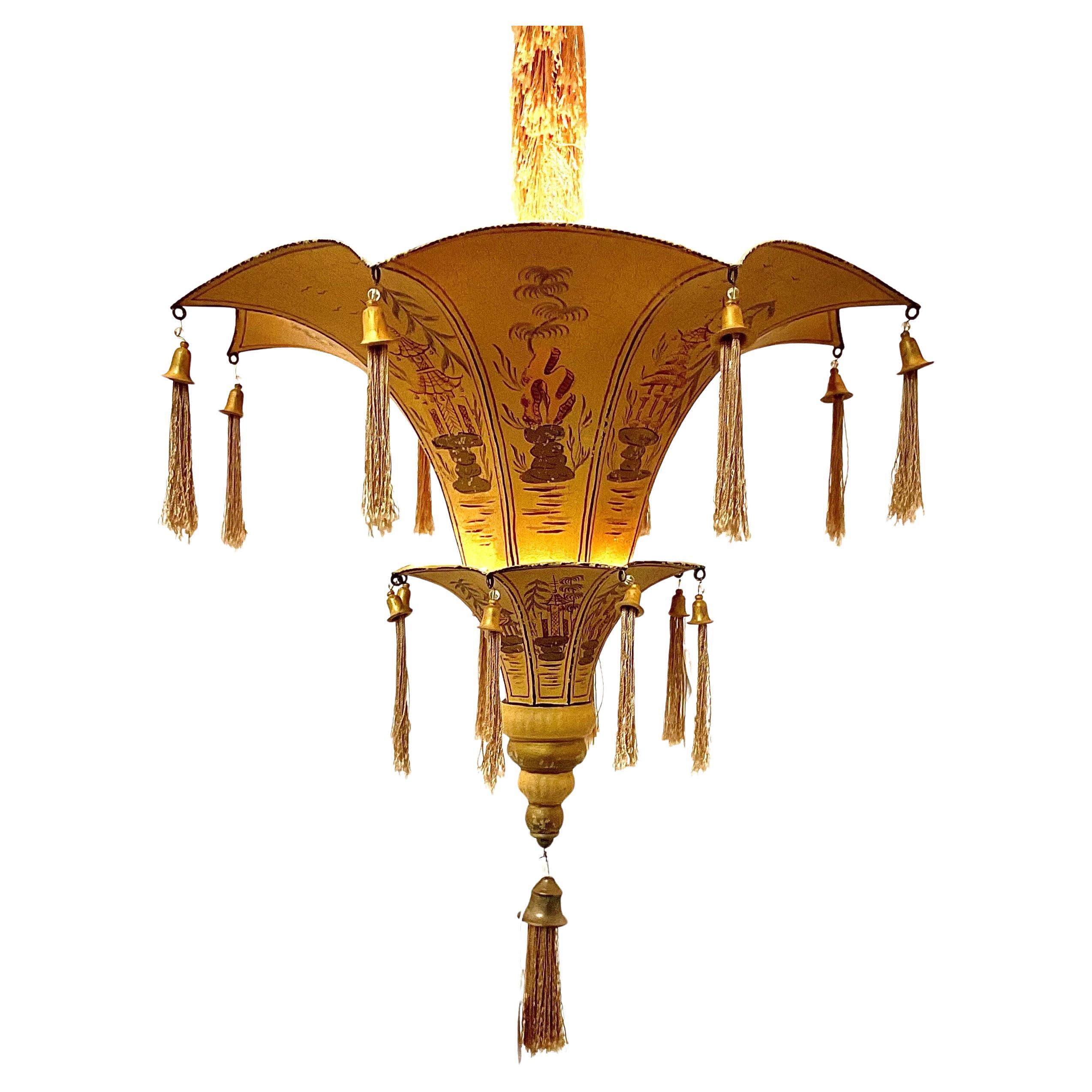 Lampadario a pagoda a due piani dipinto a mano del 1920, Chinwazerie in vendita
