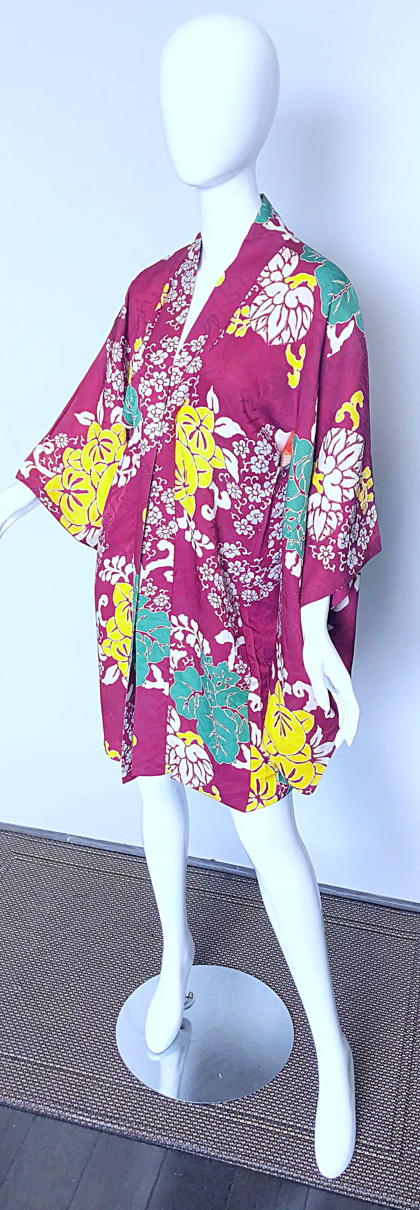 Rose Veste kimono Haori rose marron des années 20 en soie damassée cousue à la main en vente