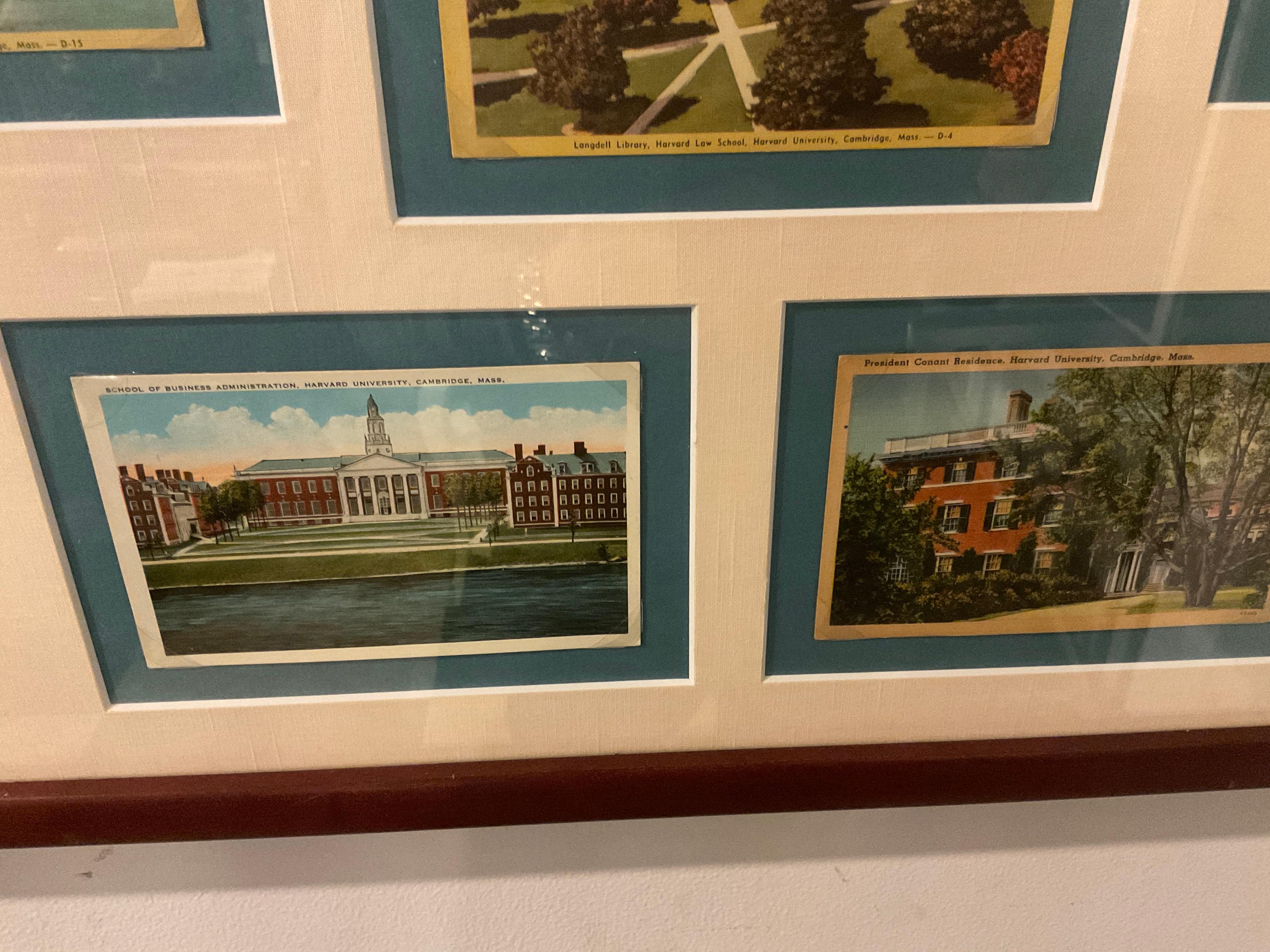 Postcards Harvard des années 1920 encadrées en vente 2