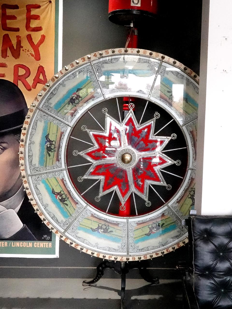 Américain A.C. des années 1920. Evans Jumbo Horse Racing Wheel On Stand en vente