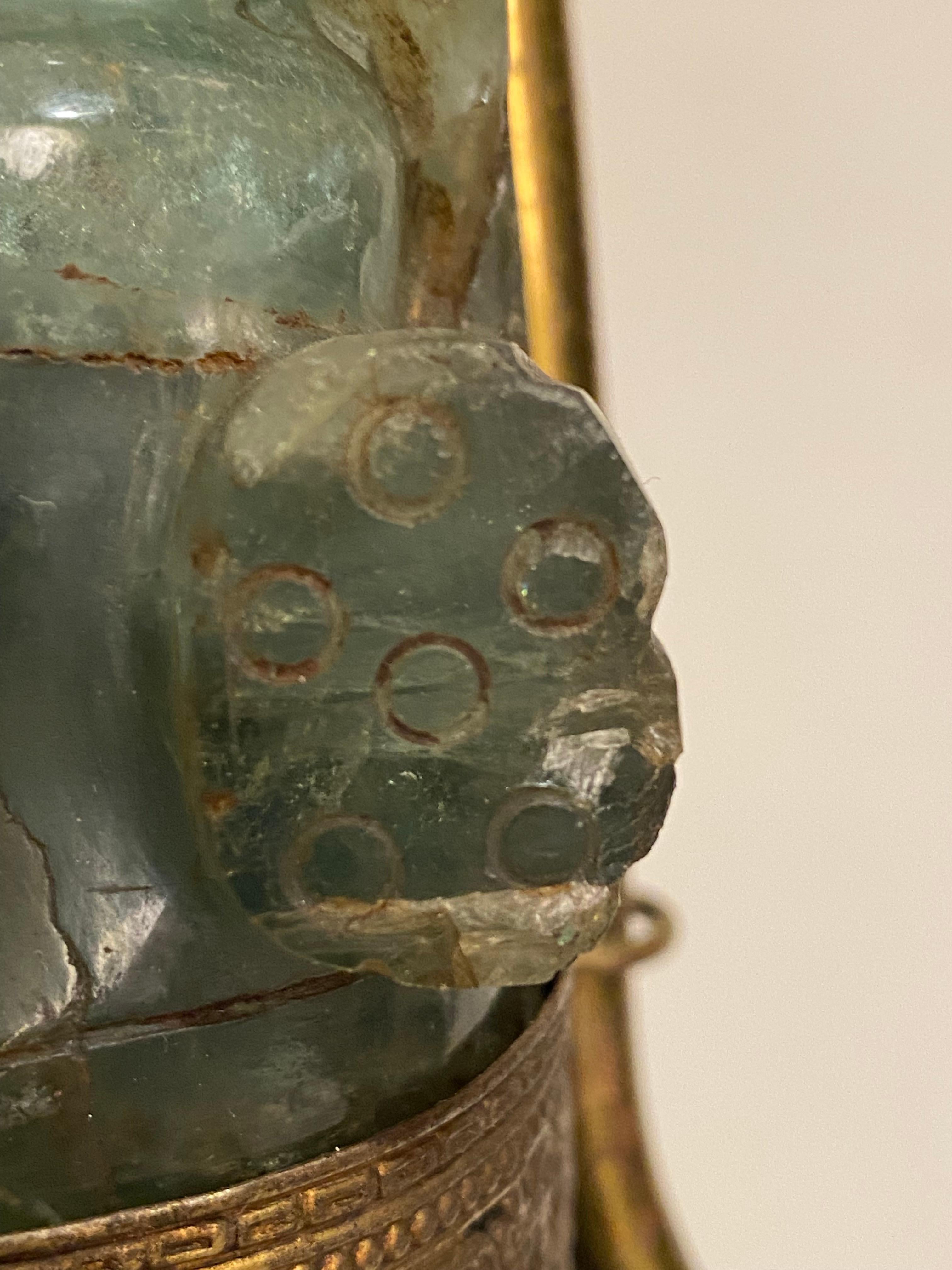 1920er Jahre Stark geschnitzte asiatische Jade-Tischlampe im Angebot 5