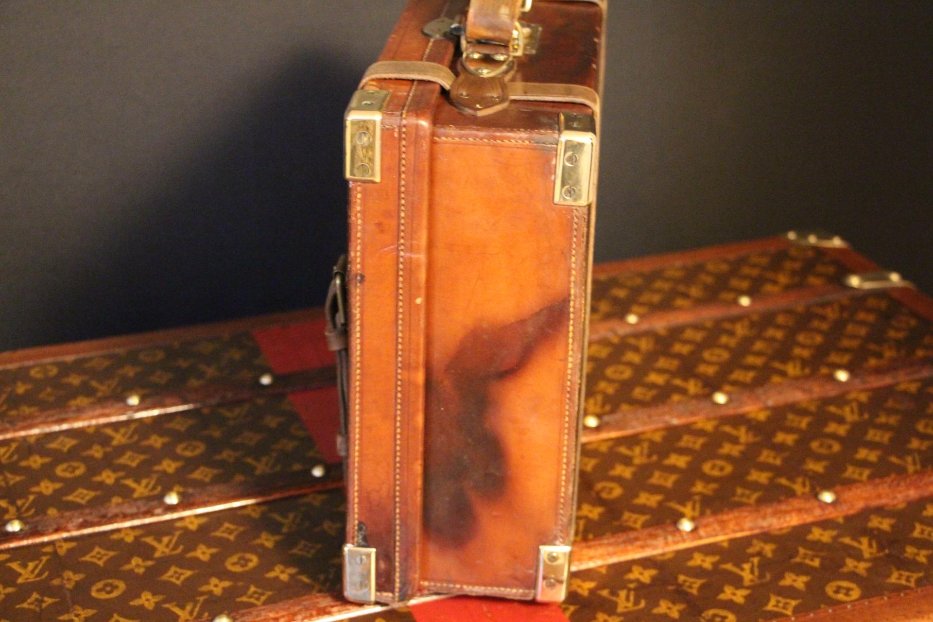 1920's Holland and Holland Shotgun Leather and Brass Bound Cartidge Case In Good Condition In Saint-Ouen, FR