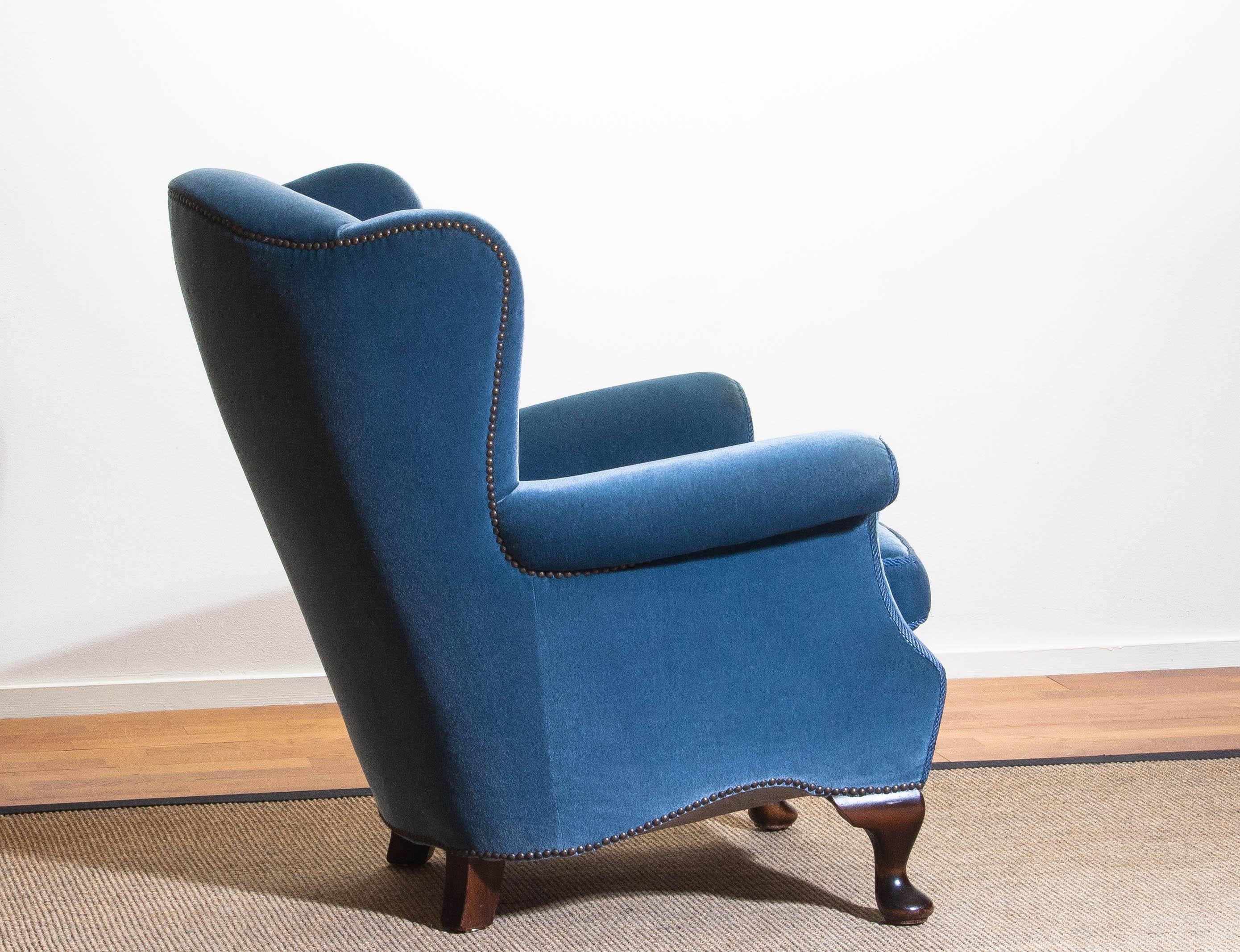 1920s, Hollywood Regency Blue Velvet Wingback Club Lounge Armchair, Sweden In Good Condition In Silvolde, Gelderland