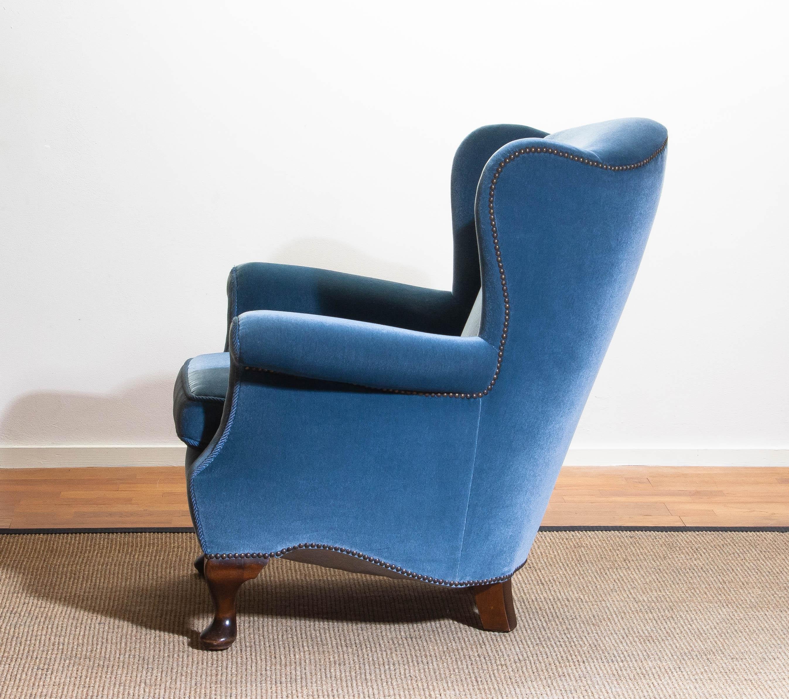 1920s, Hollywood Regency Blue Velvet Wingback Club Lounge Armchair, Sweden In Good Condition In Silvolde, Gelderland