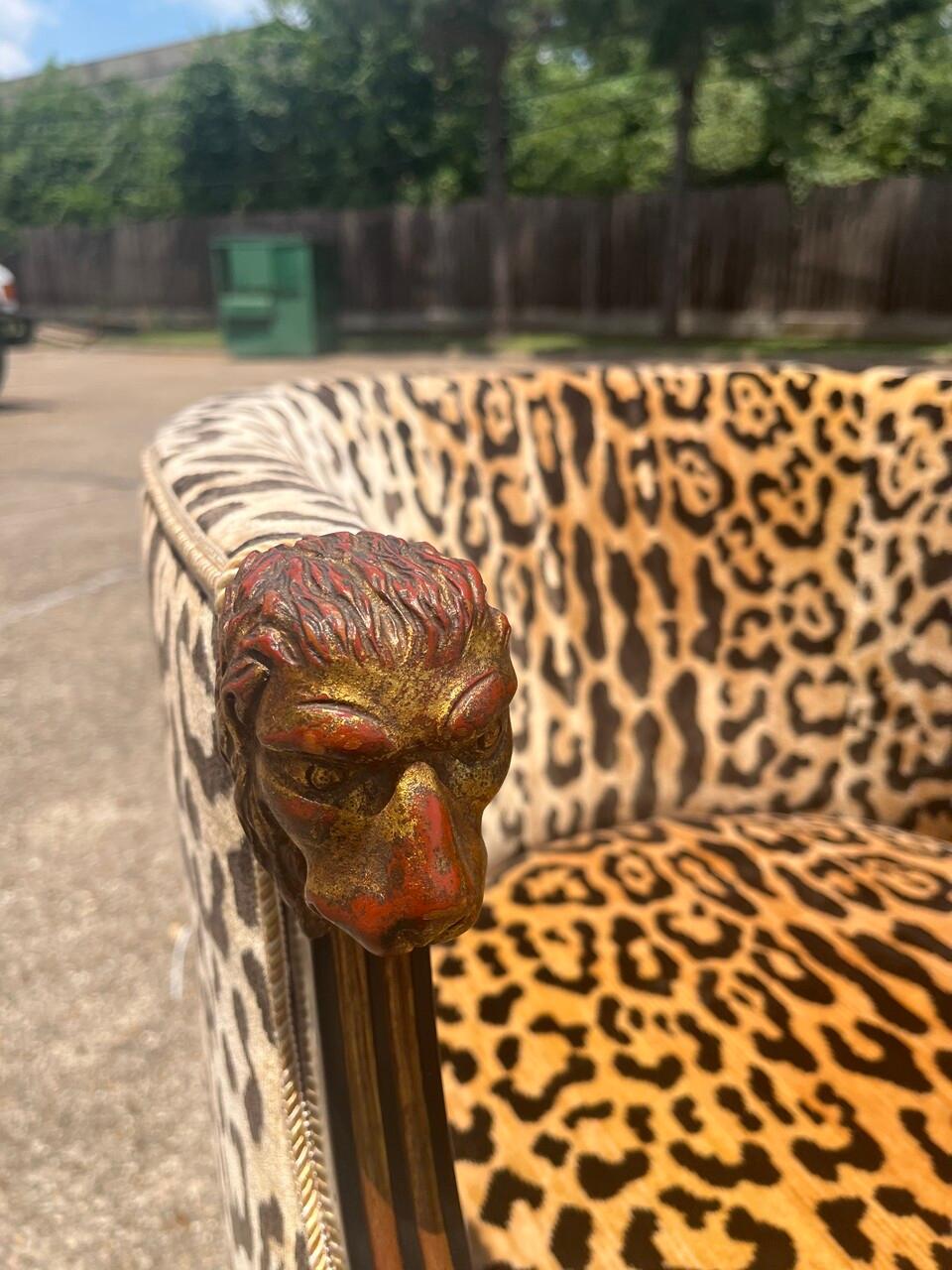 Sillón Estilo Imperio Hollywood Regency de 1920 siglo XX en venta