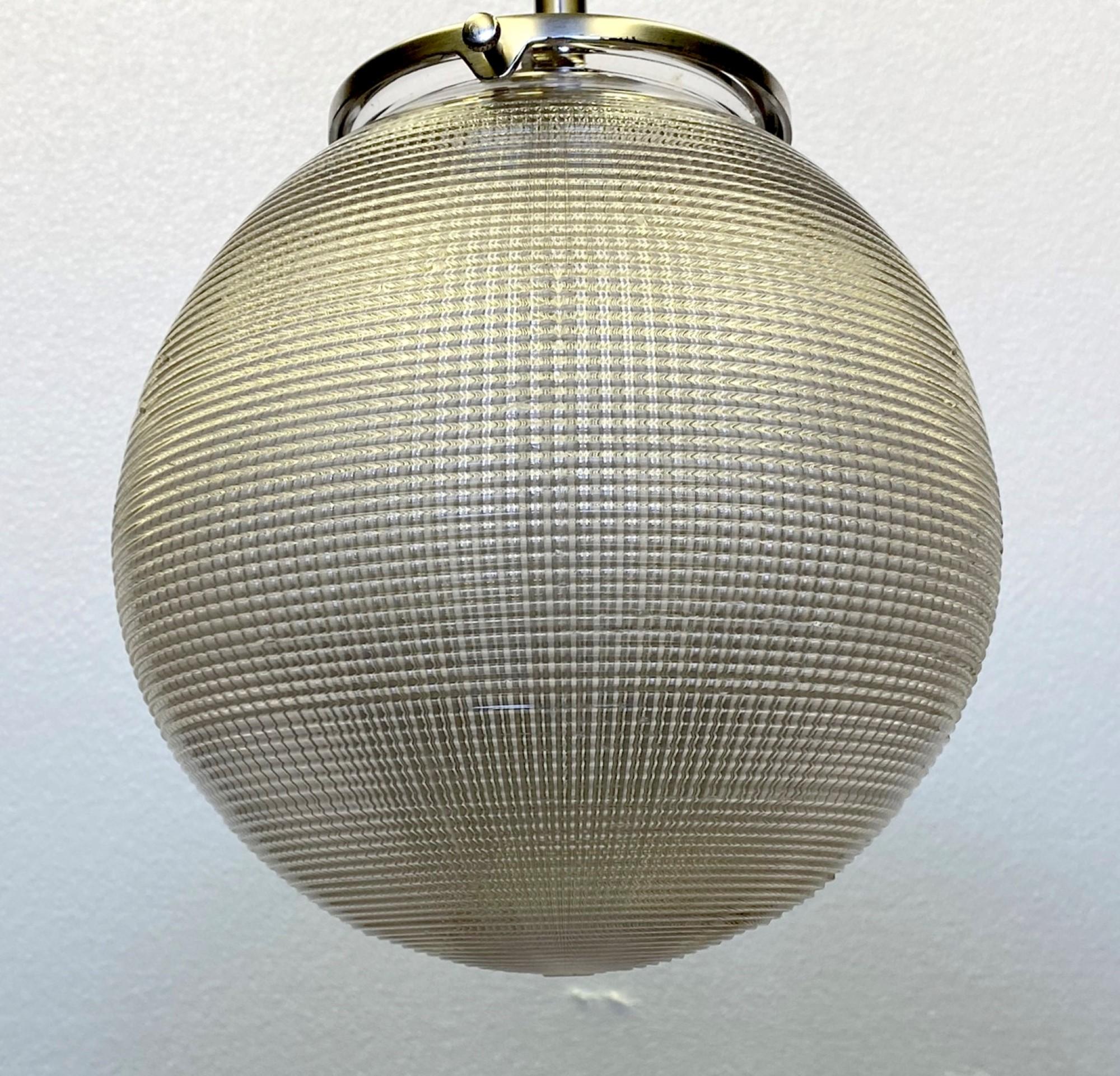 1920er Holophane Seltene Glaskugel-Hängelampe mit Nickel-Fassung (Industriell)