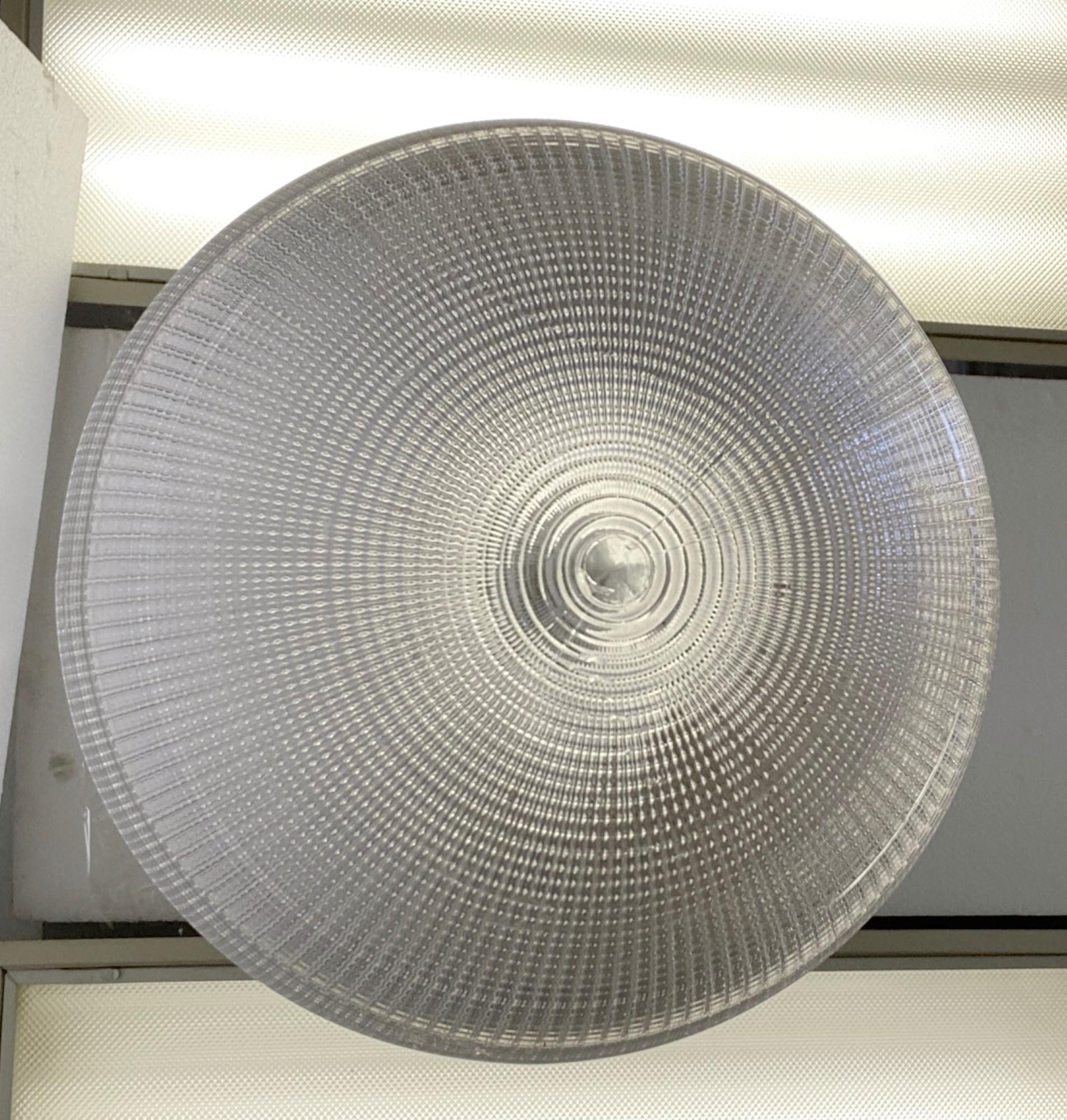 1920er Holophane Seltene Glaskugel-Hängelampe mit Nickel-Fassung (Frühes 20. Jahrhundert)