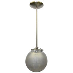 1920er Holophane Seltene Glaskugel-Hängelampe mit Nickel-Fassung