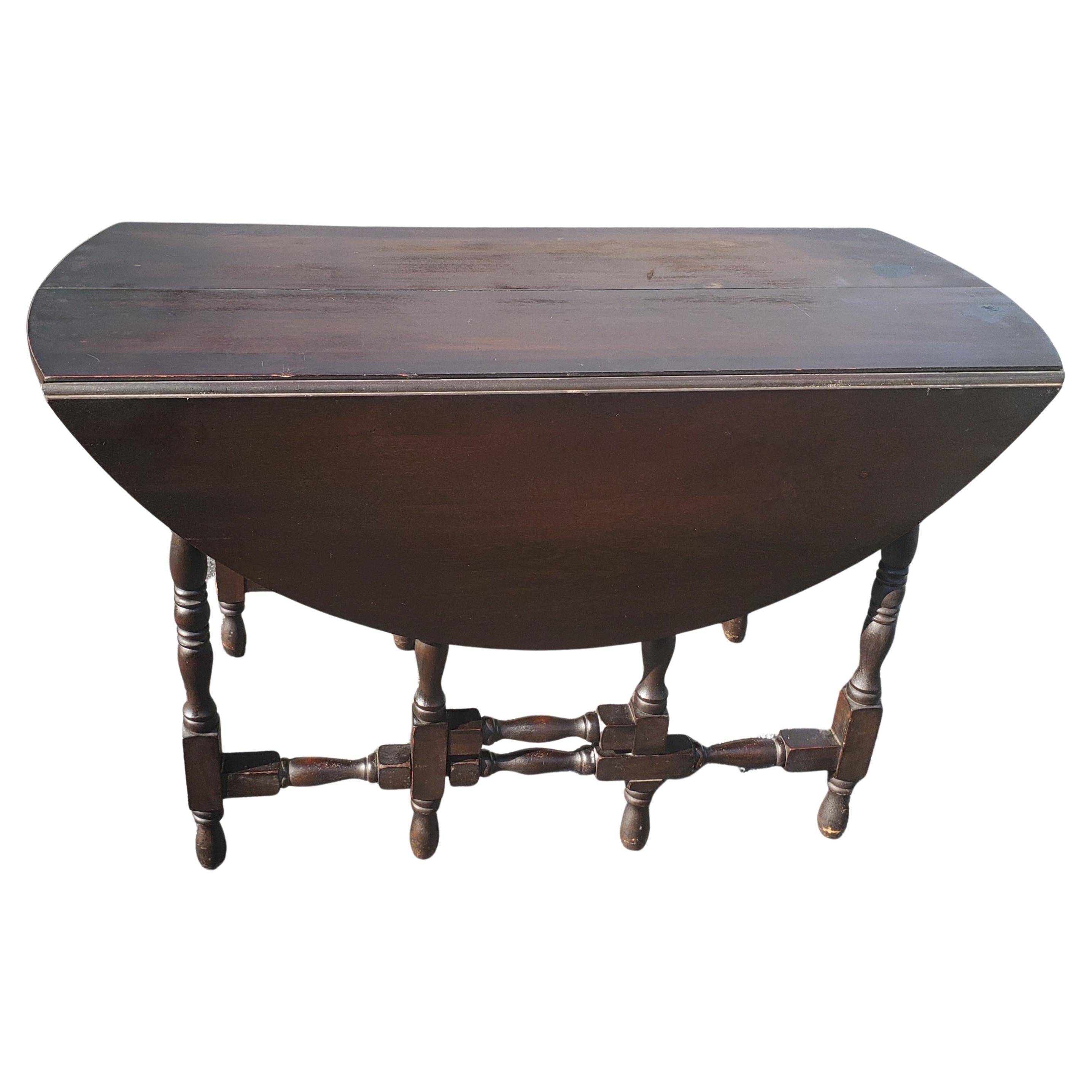 American 1920s Imperial Gateleg Dining Table