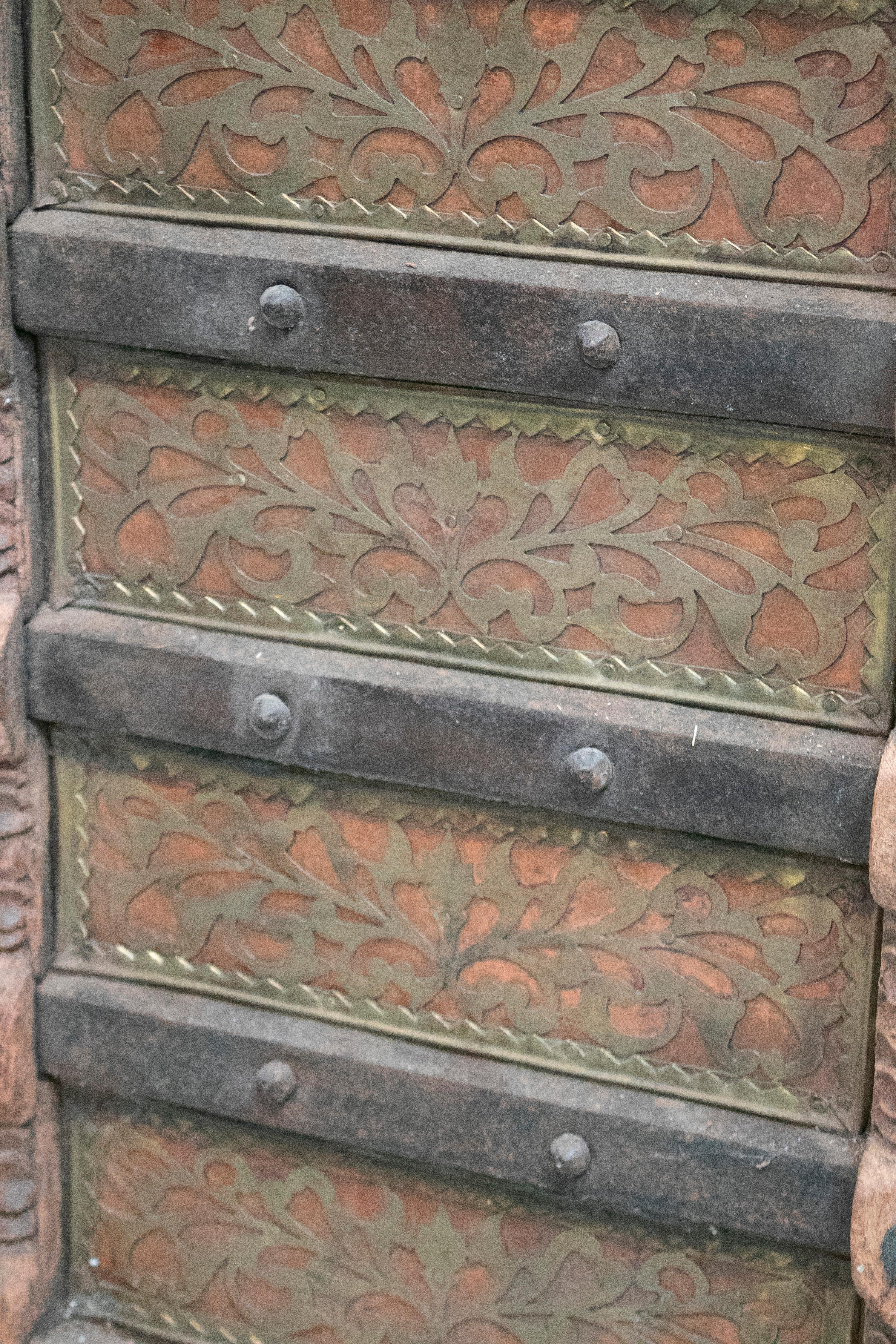 1920s Indian Wooden Door Profusely Decorated with Ornamental Bronze and Iron 3