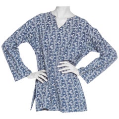 Haut tunique en coton biologique imprimé floral bleu indigo et blanc, années 1920