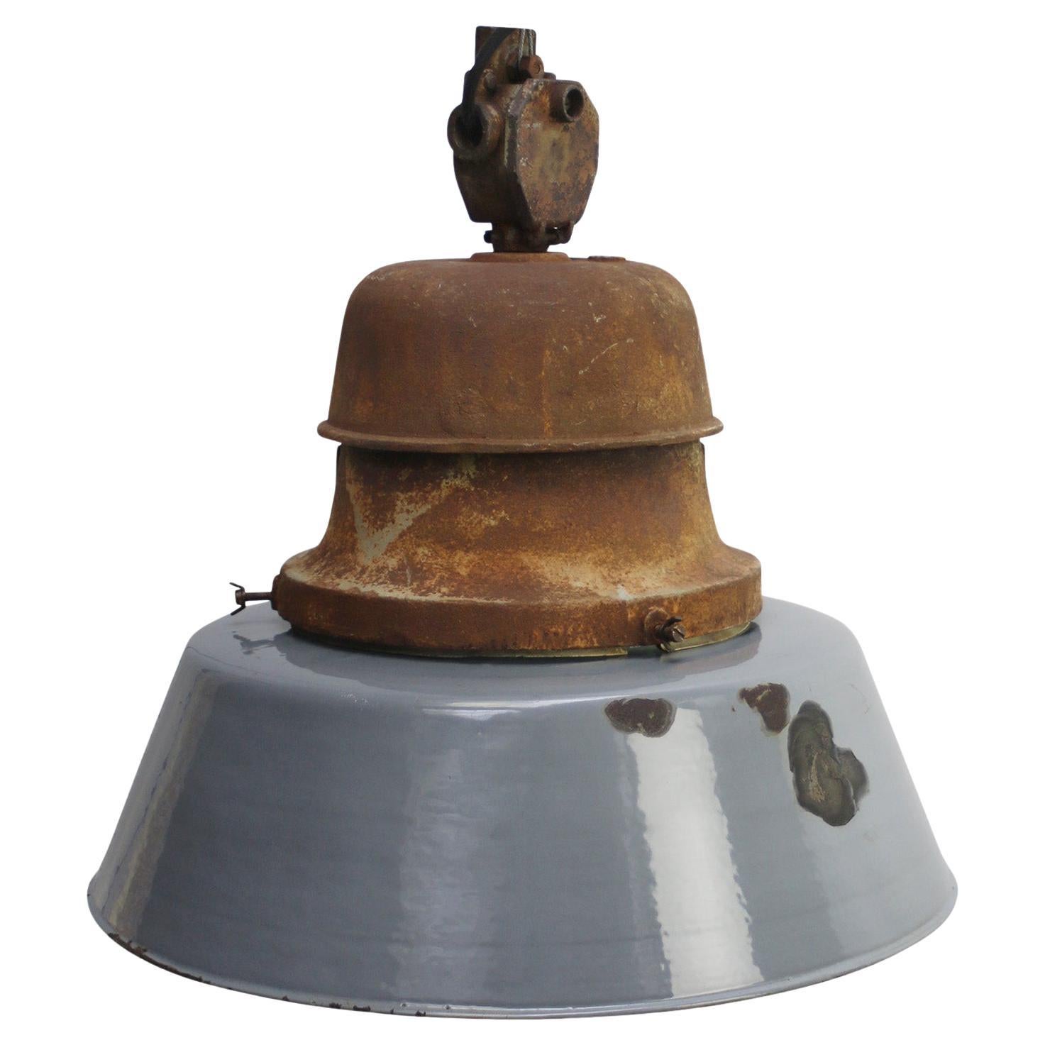 1920s Industrial Gray Blue Enamel Cast Iron Old Train Station Pendant Lights im Angebot